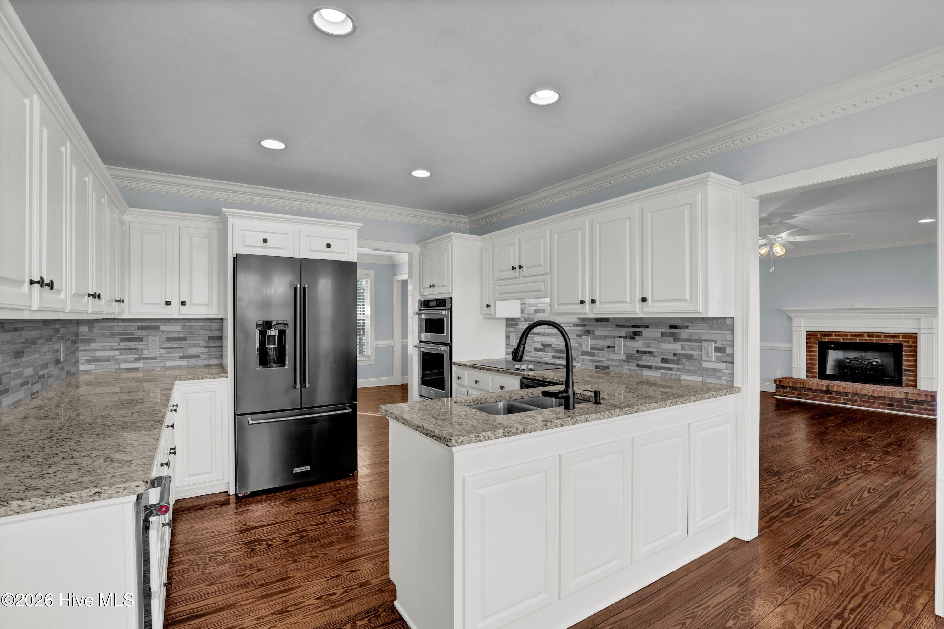 100489094 | Photo 11