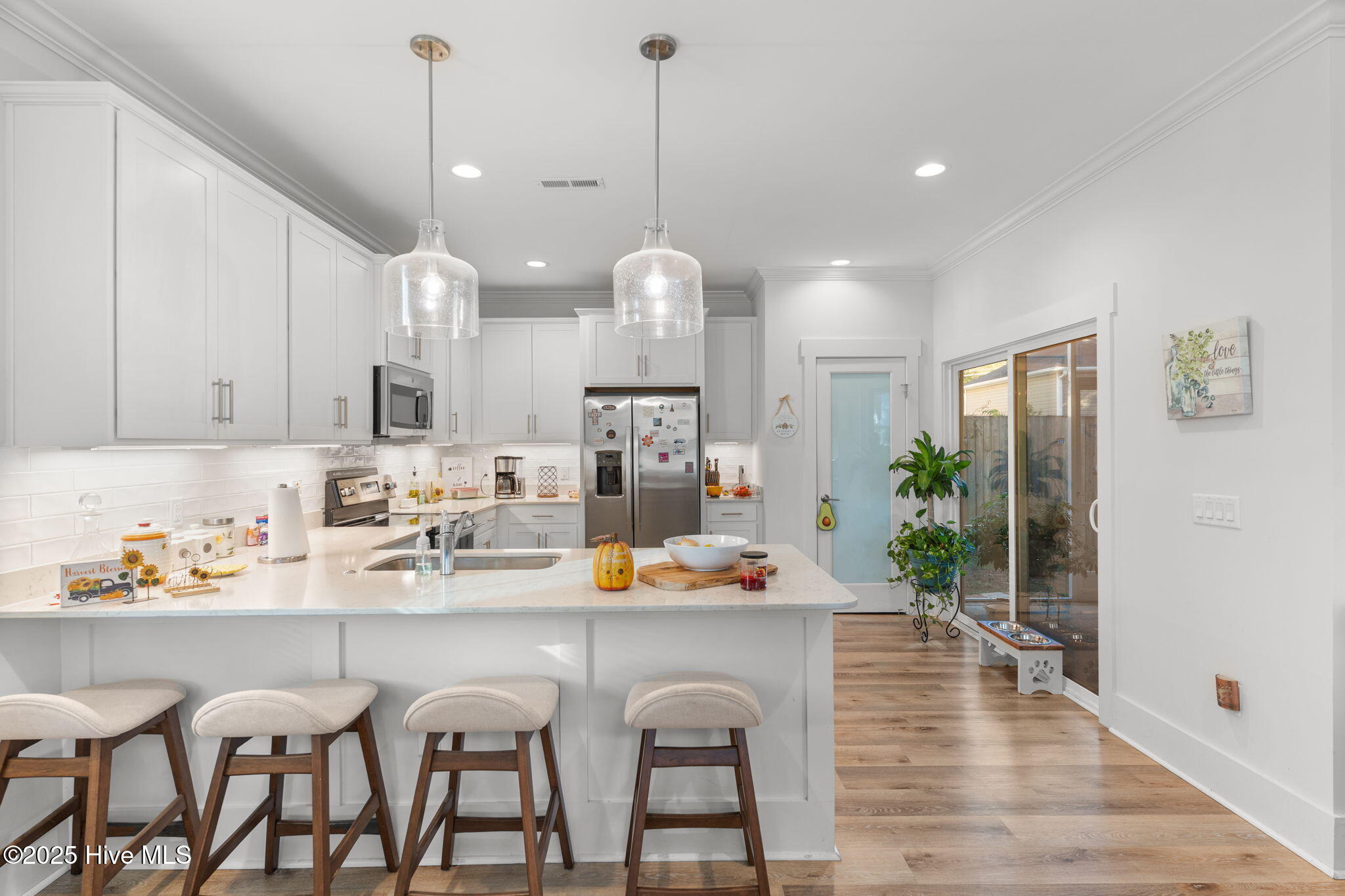 100536437 | Photo 11