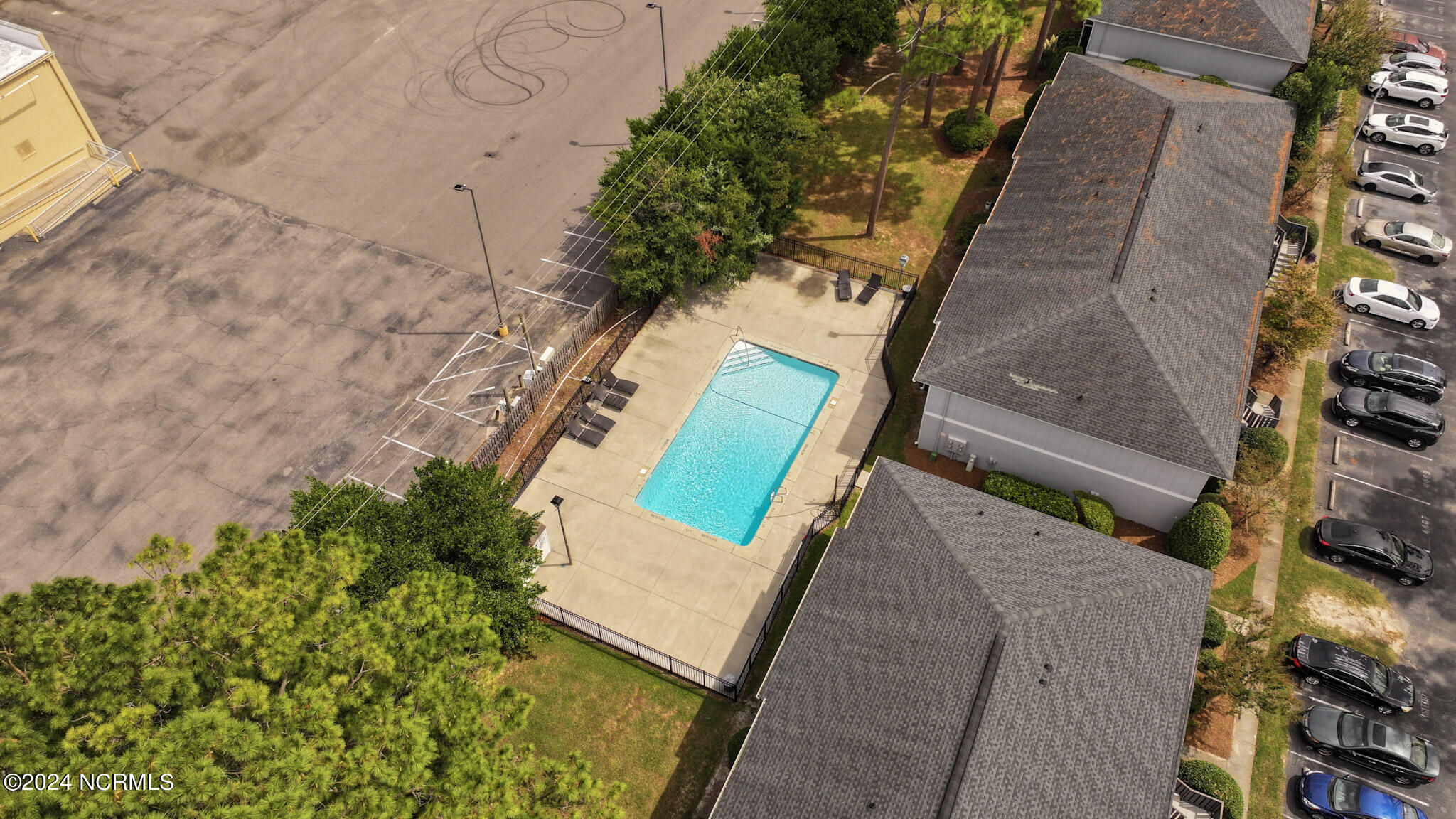 100537460 | Photo 25