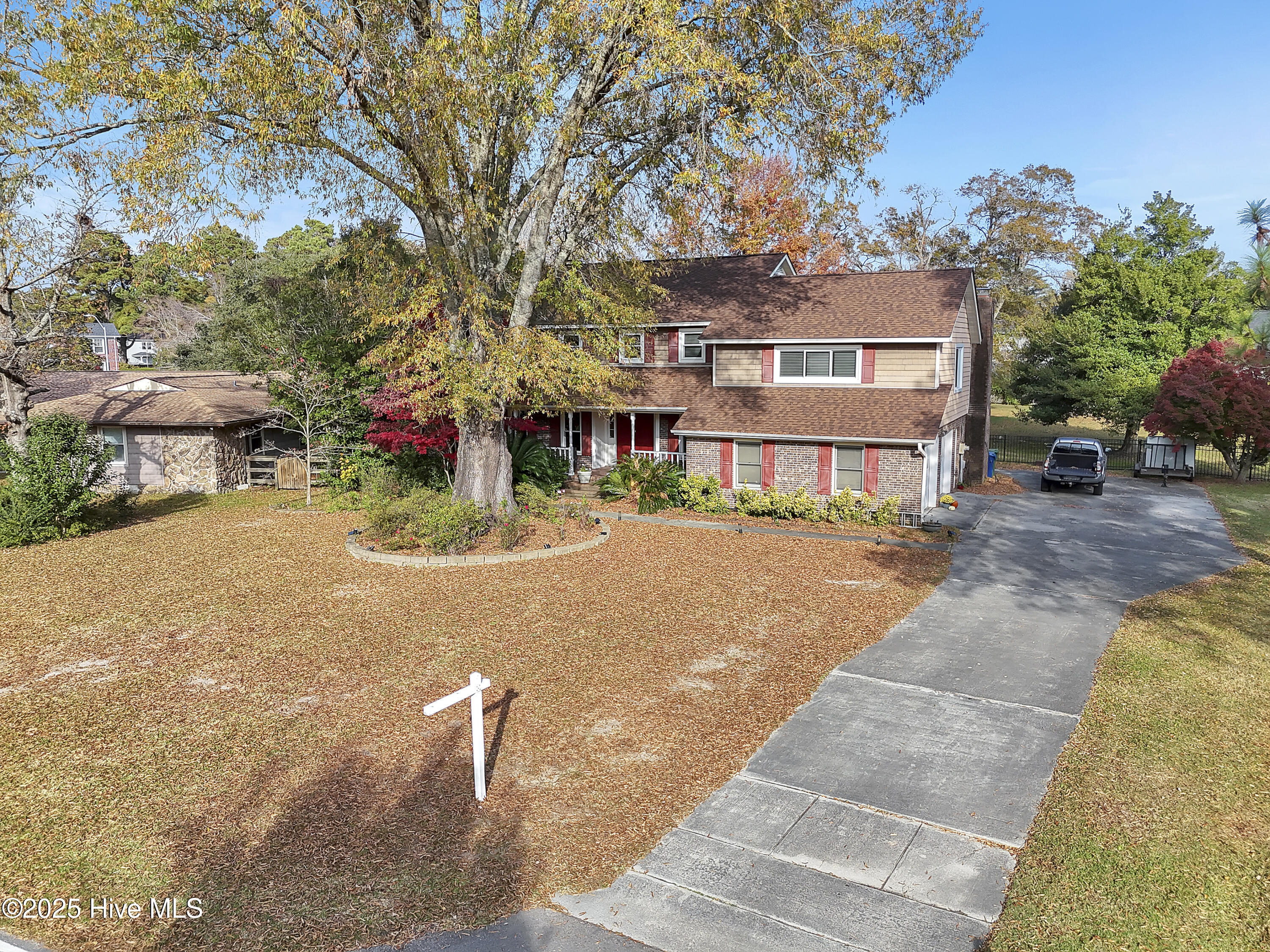 100480579 | Photo 37