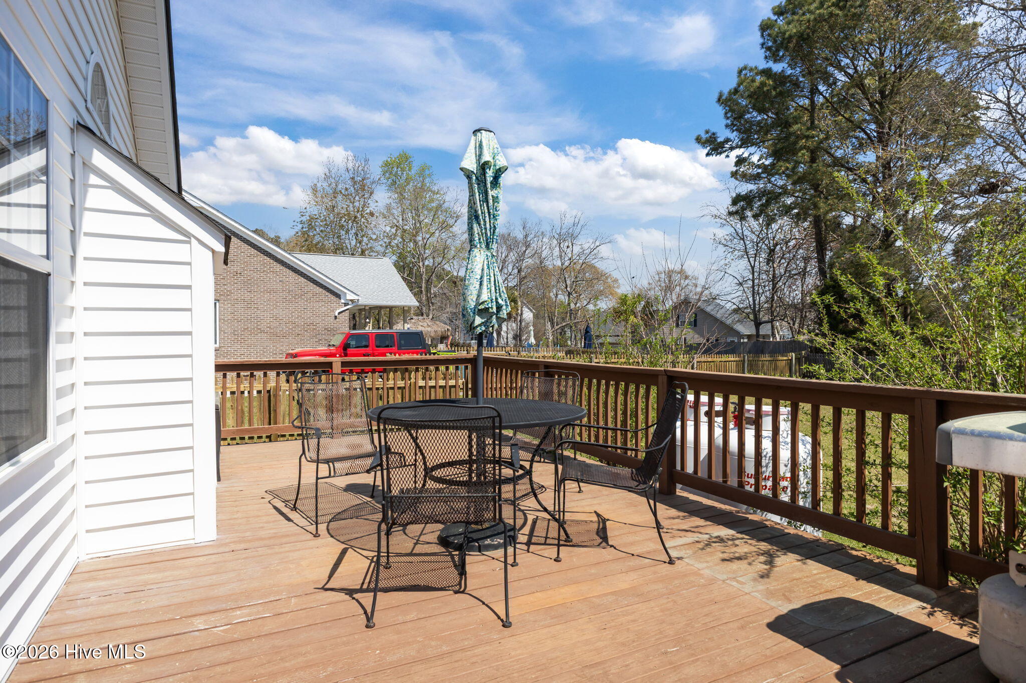 100561719 | Photo 36