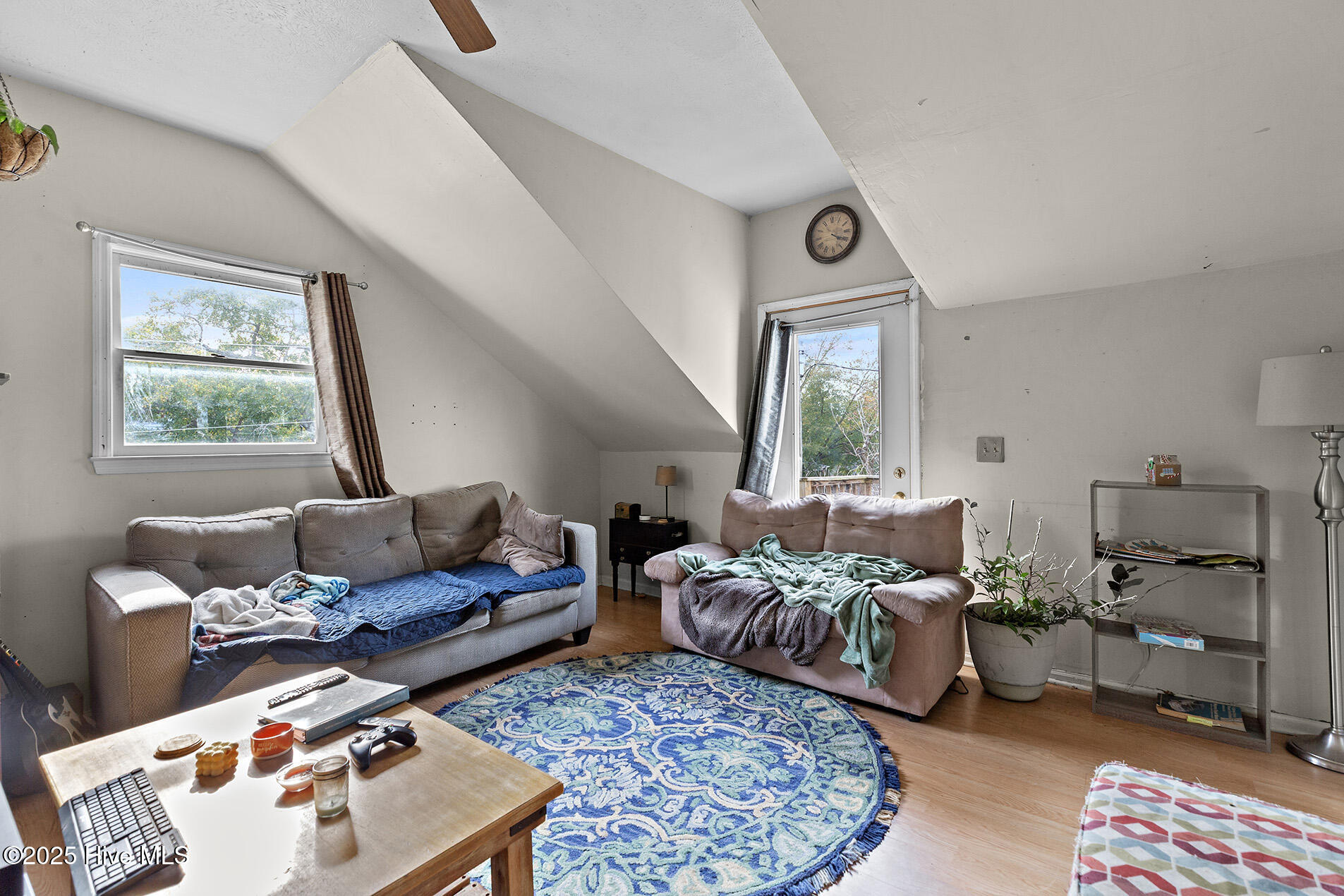 100544261 | Photo 31