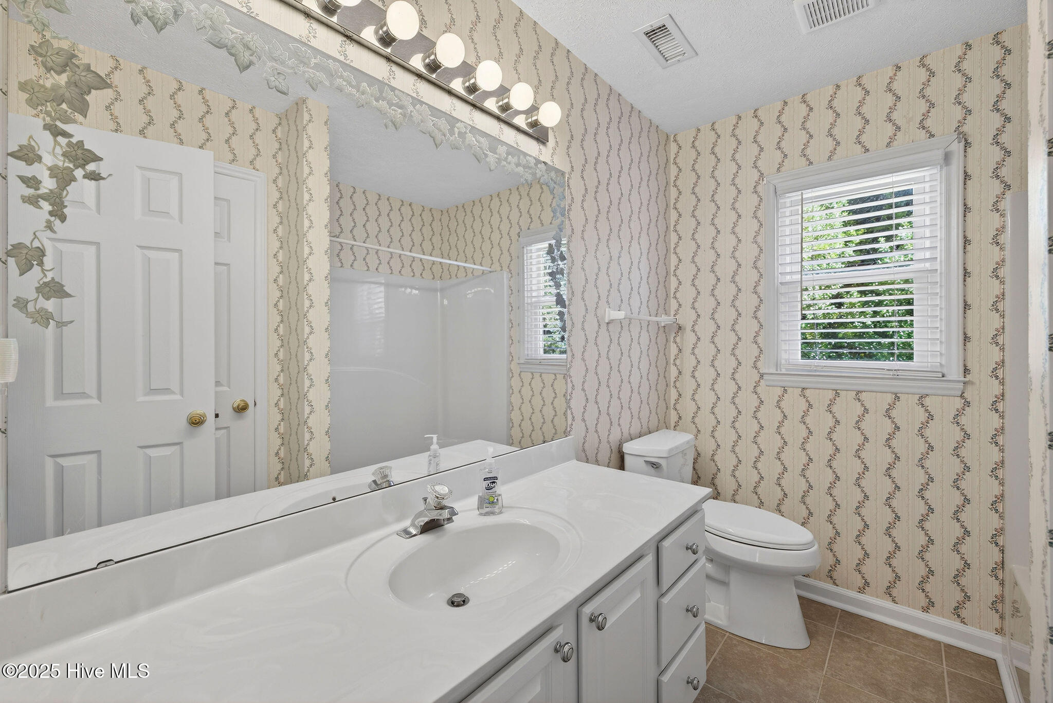 100545478 | Photo 25