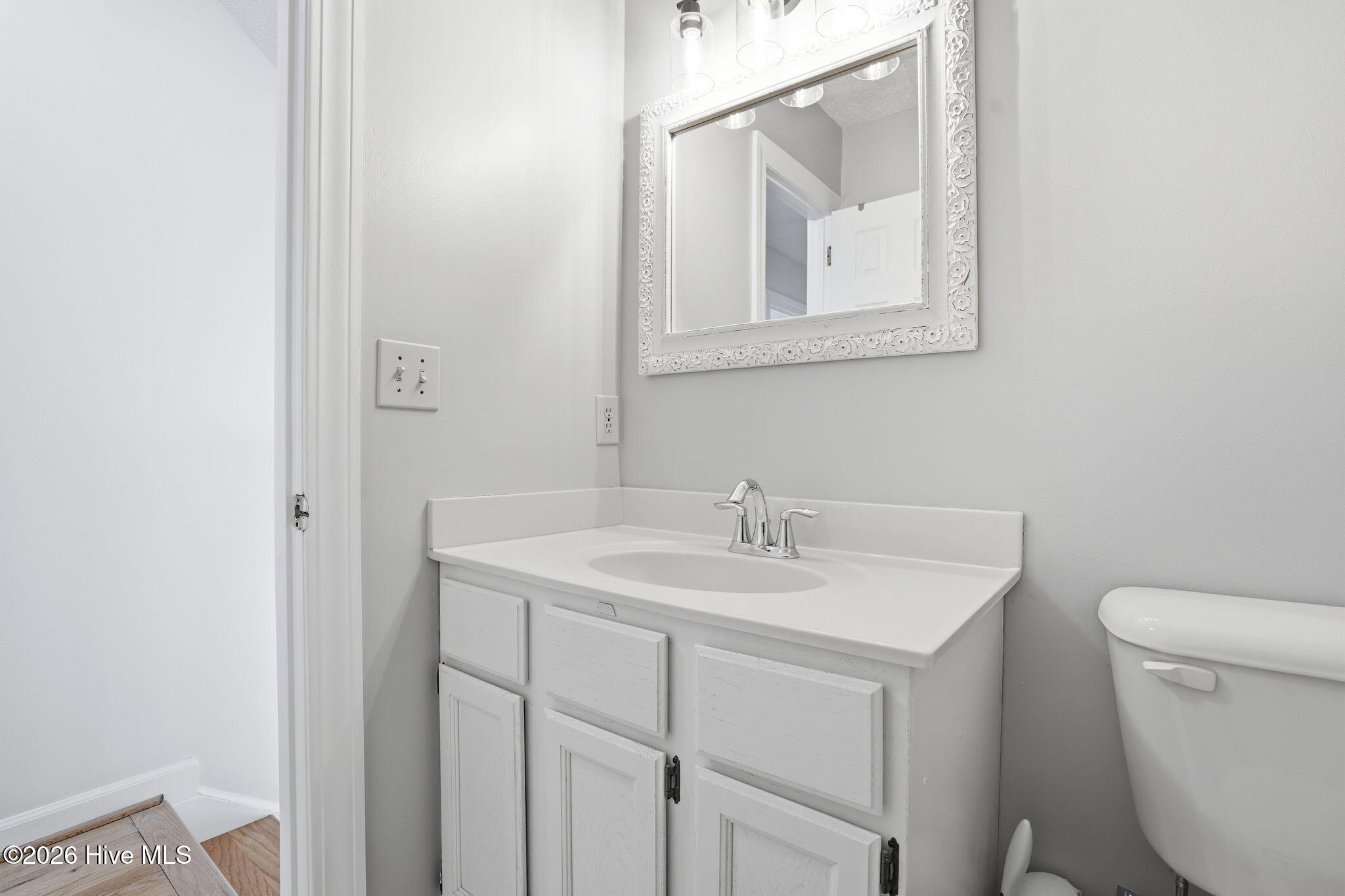 100556511 | Photo 44