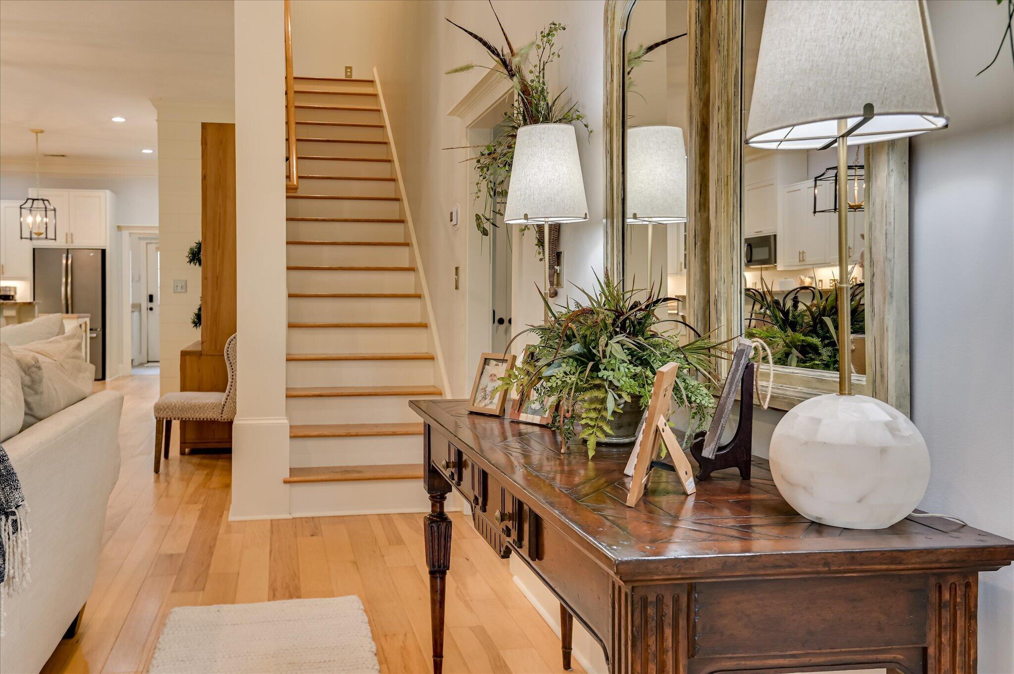 11-evans-ga-1006-mitchell-lane-foyer