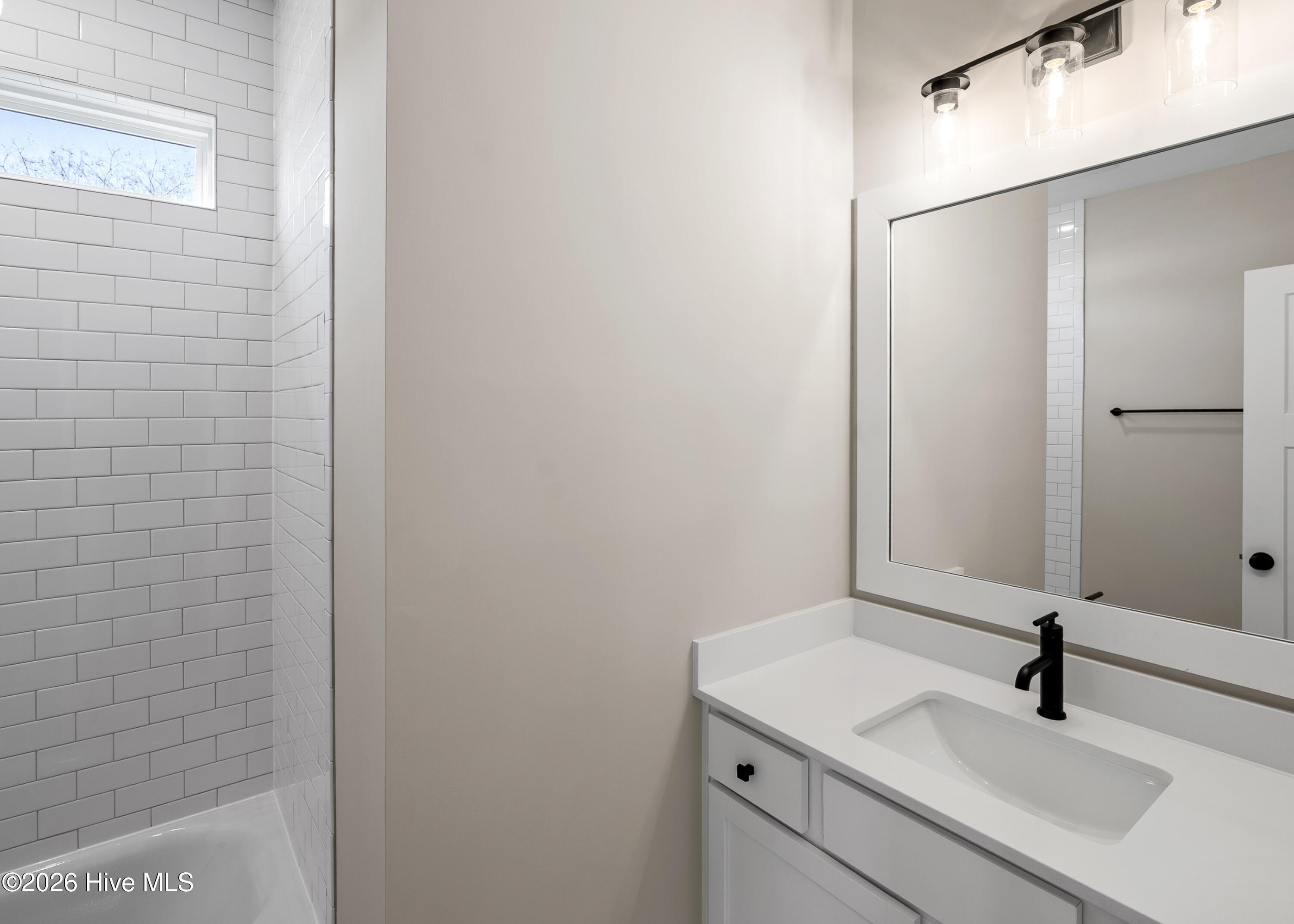 100553596 | Photo 21