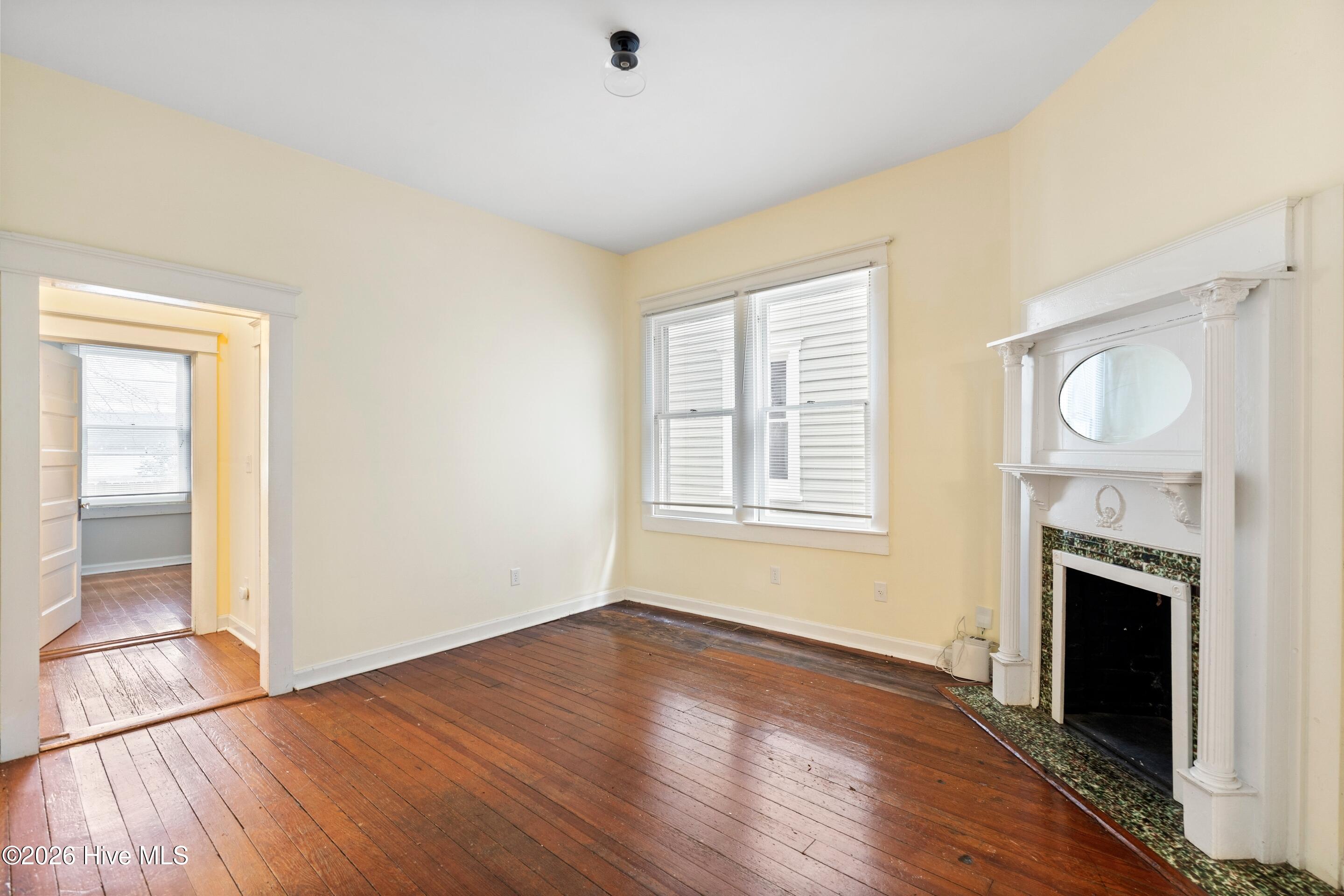 100549514 | Photo 31