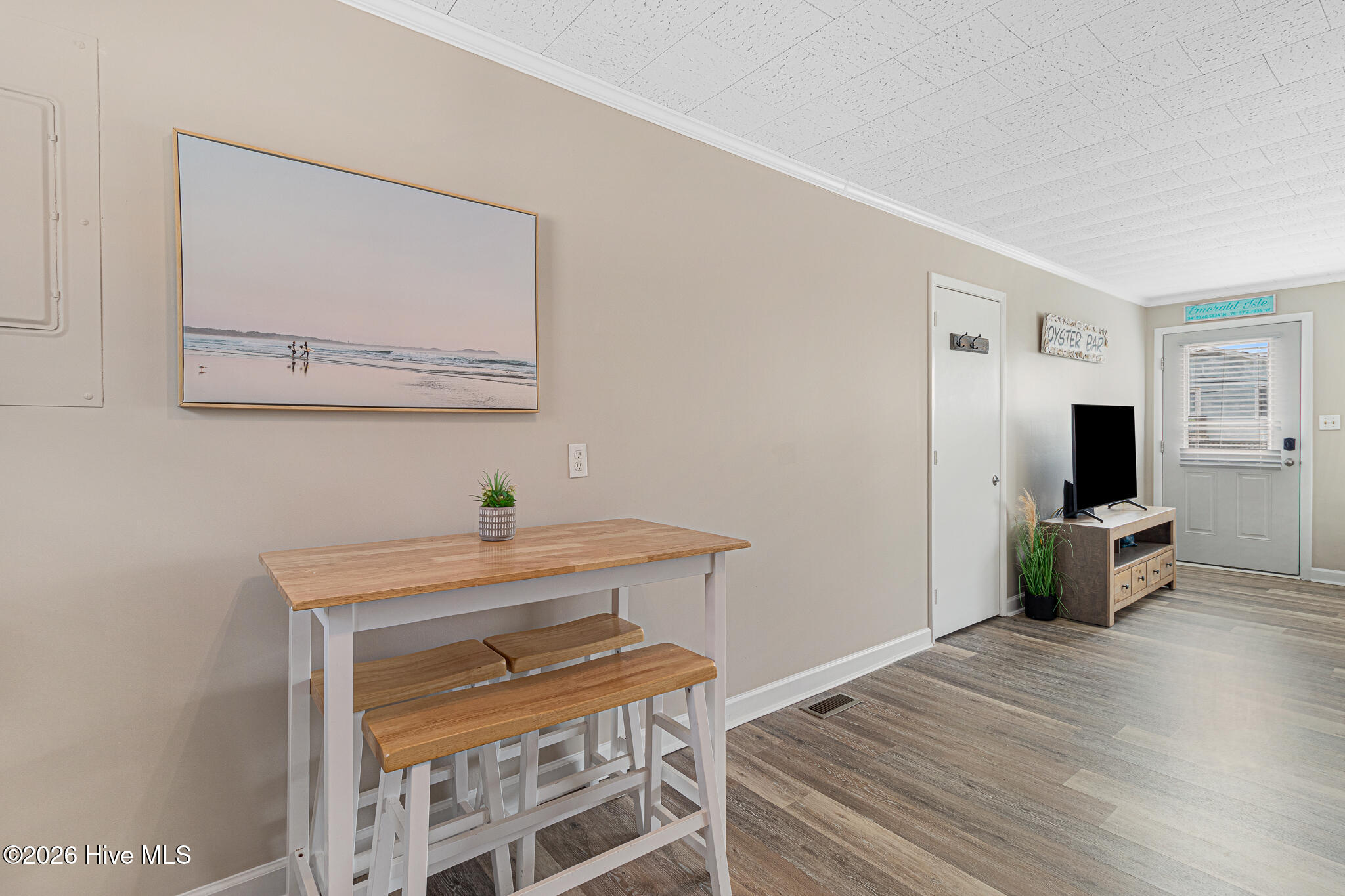 100553851 | Photo 31