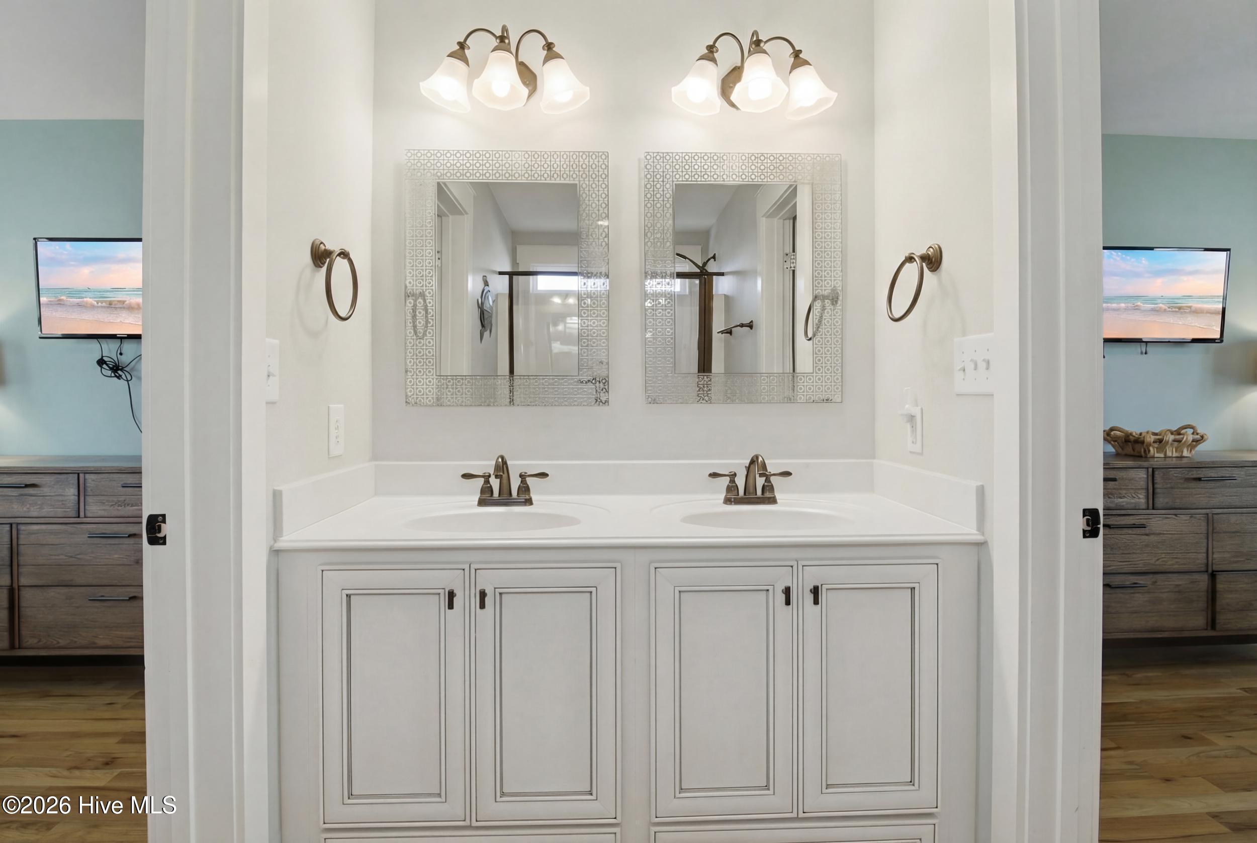 100554958 | Photo 21