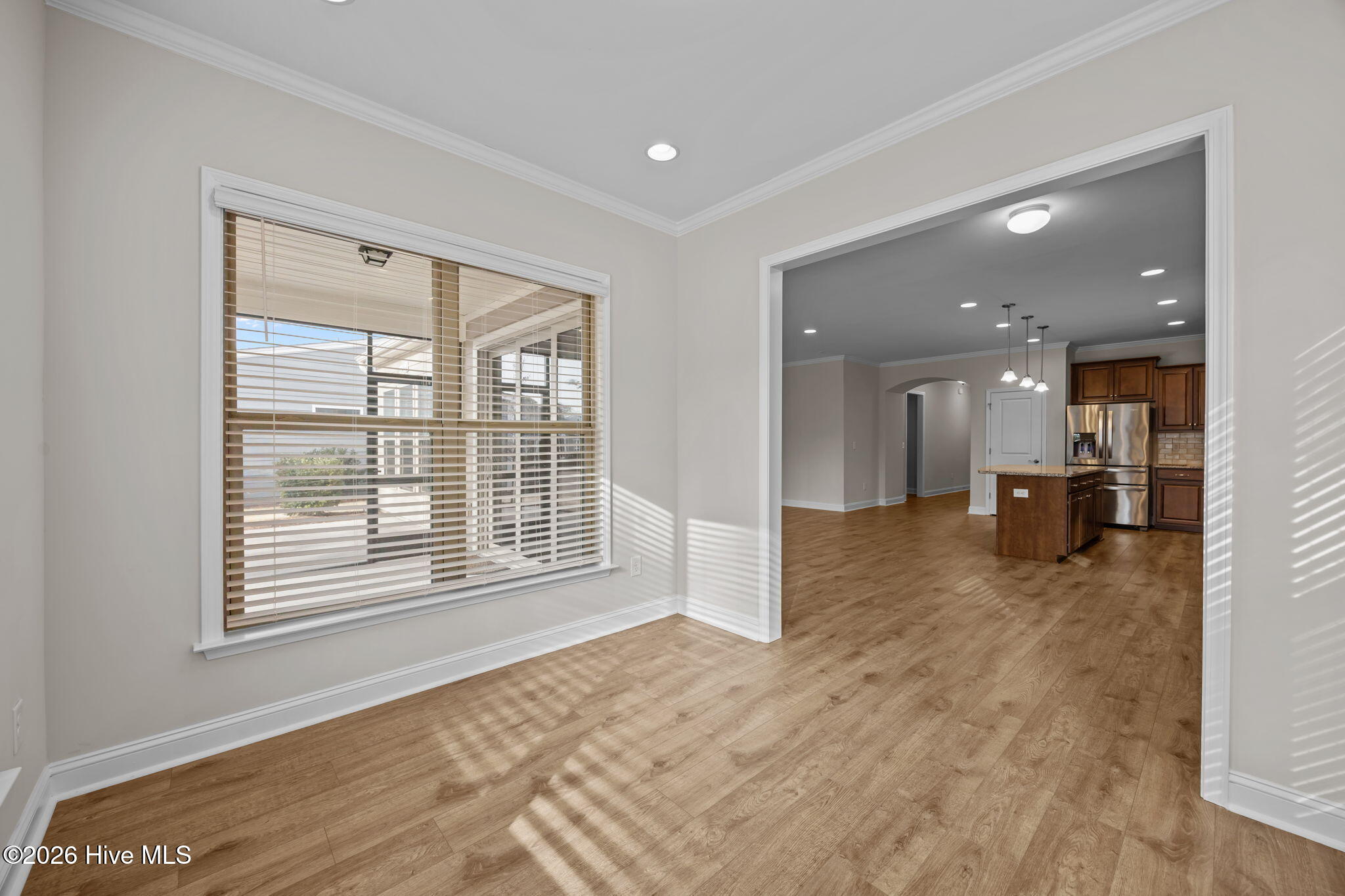 100548837 | Photo 10