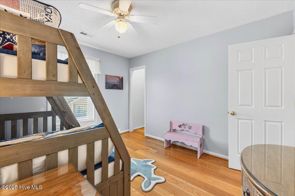 100515123 | Photo 45