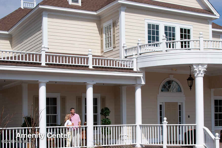 100570366 | Photo 10