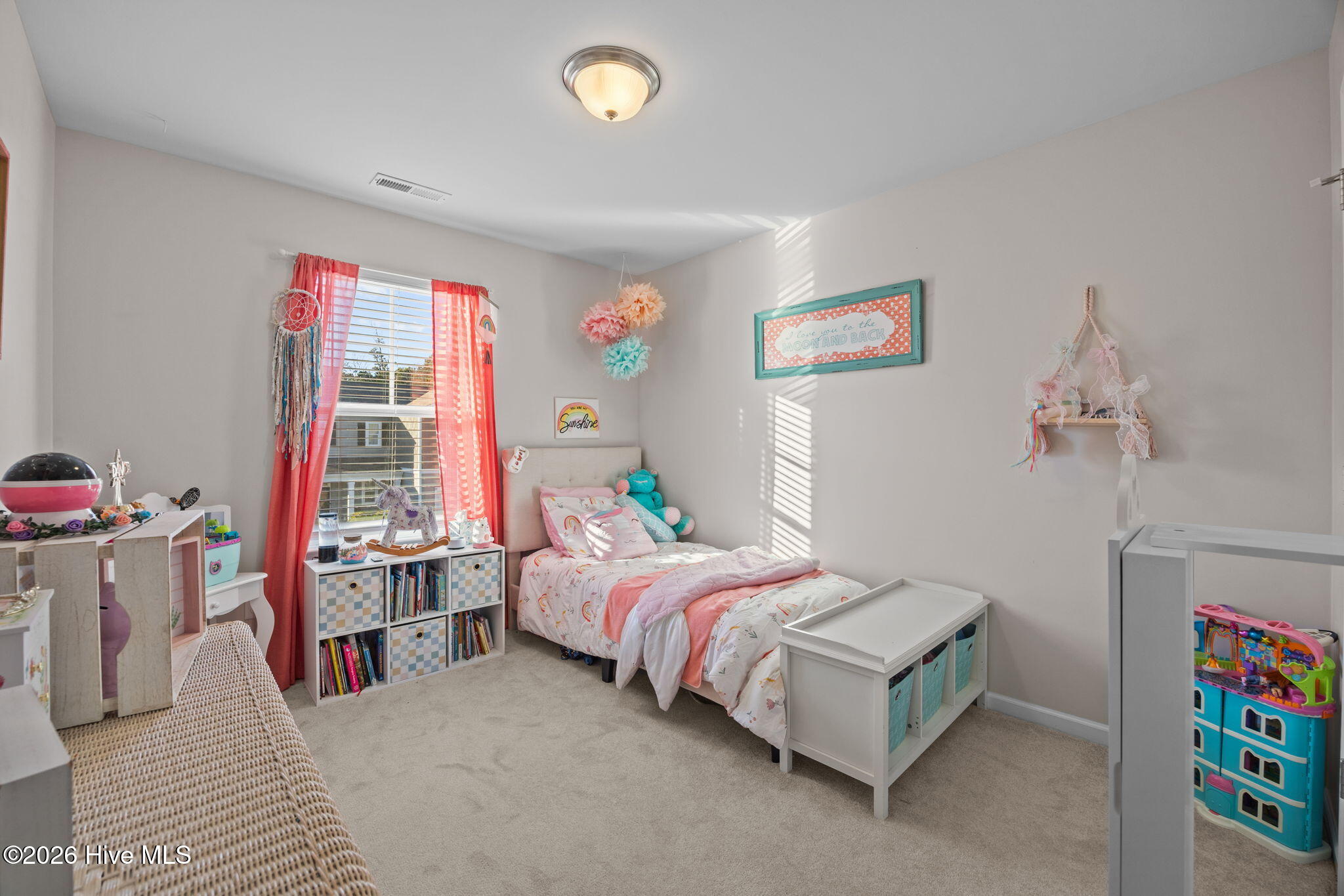 100549295 | Photo 27