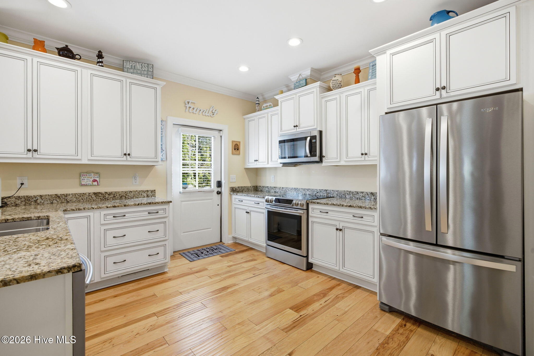 100569649 | Photo 12