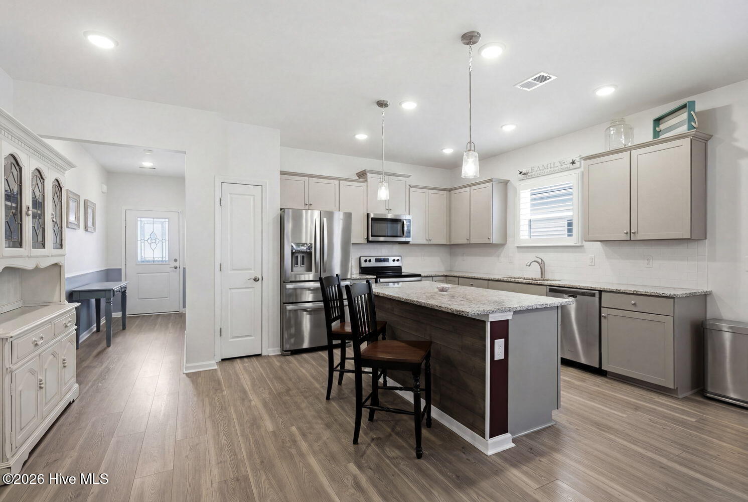 100555393 | Photo 10