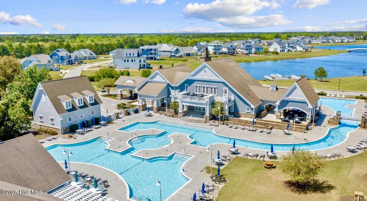 100535671 | Photo 47