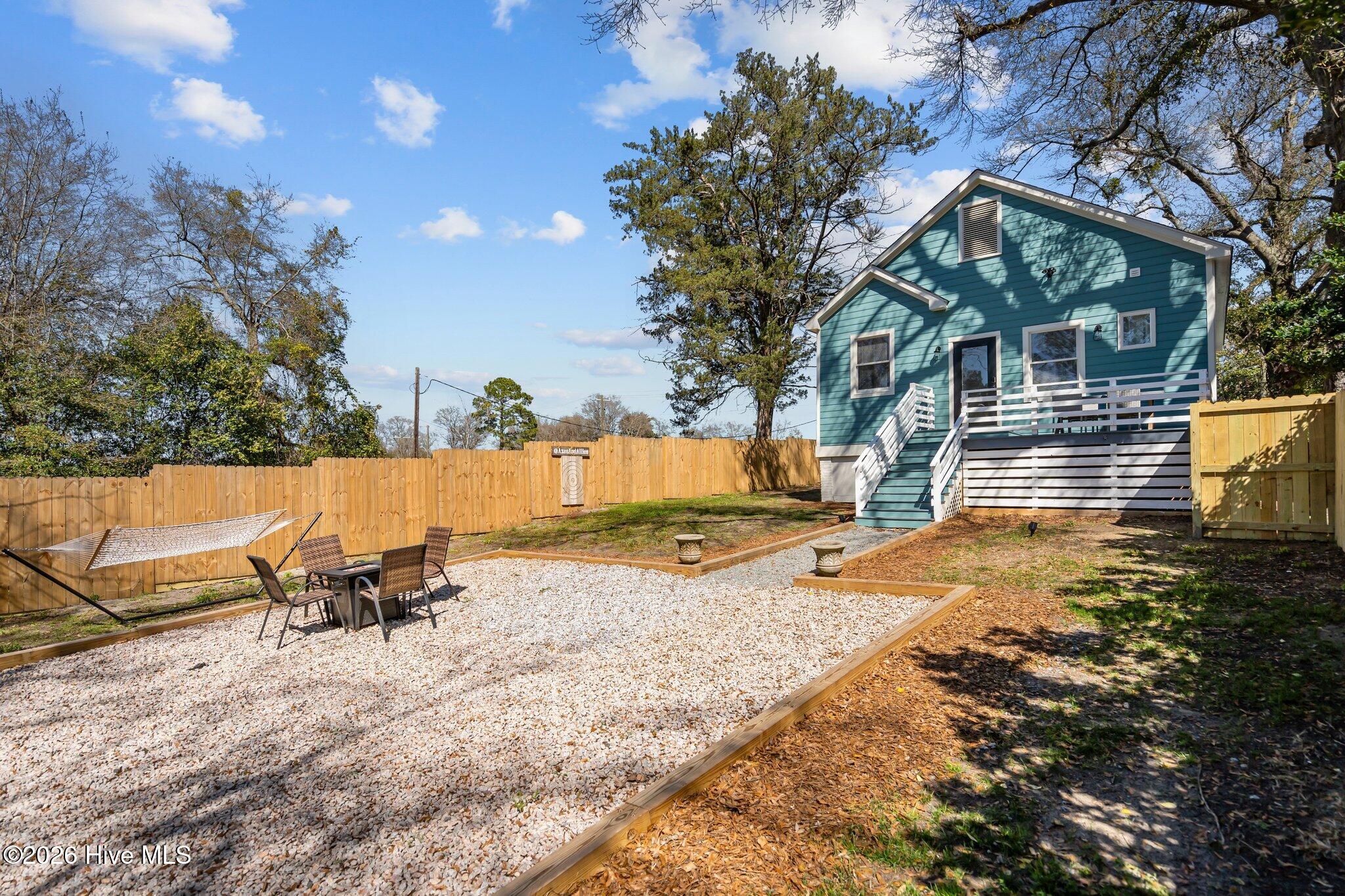 100550595 | Photo 38