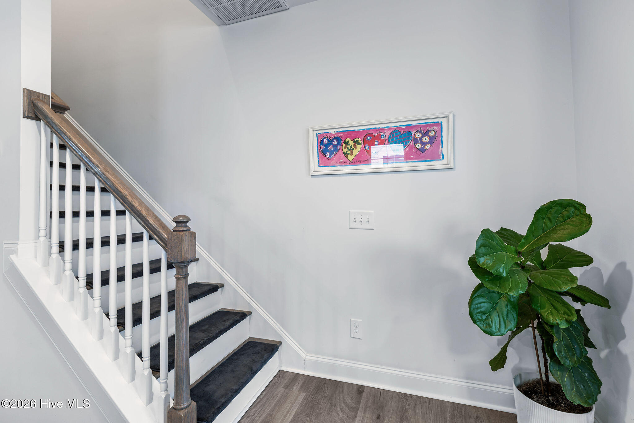 100558472 | Photo 16