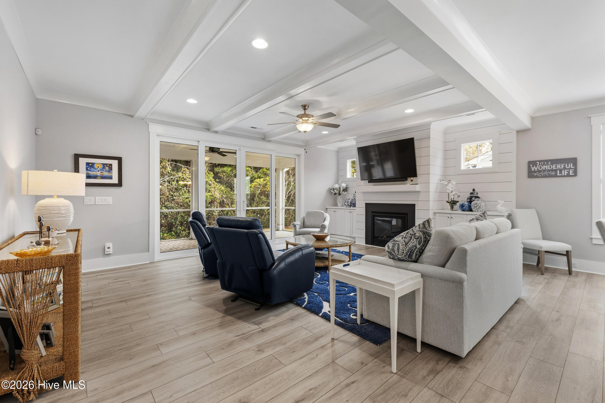 100560170 | Photo 13