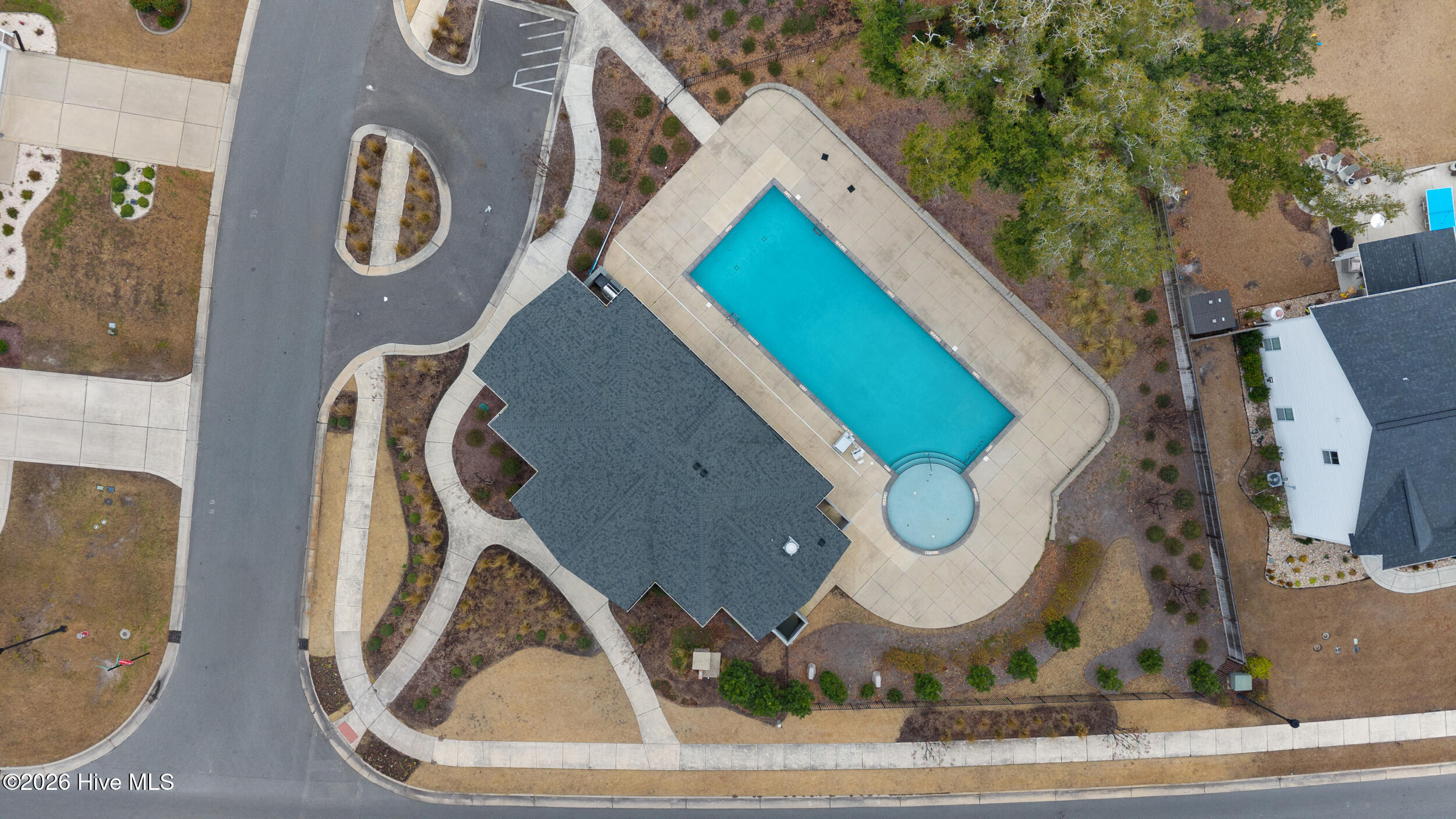 100565855 | Photo 56