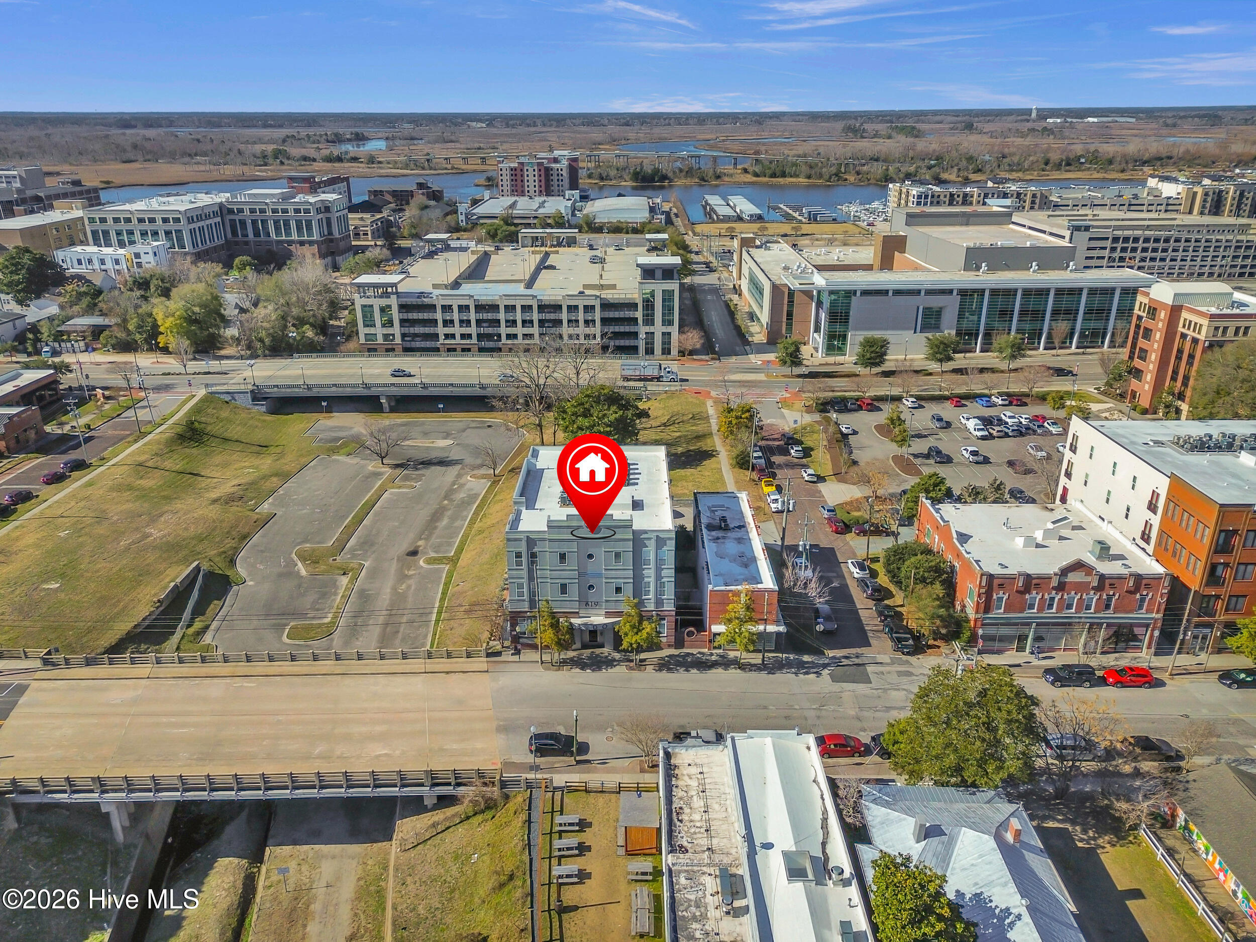 100551932 | Photo 26