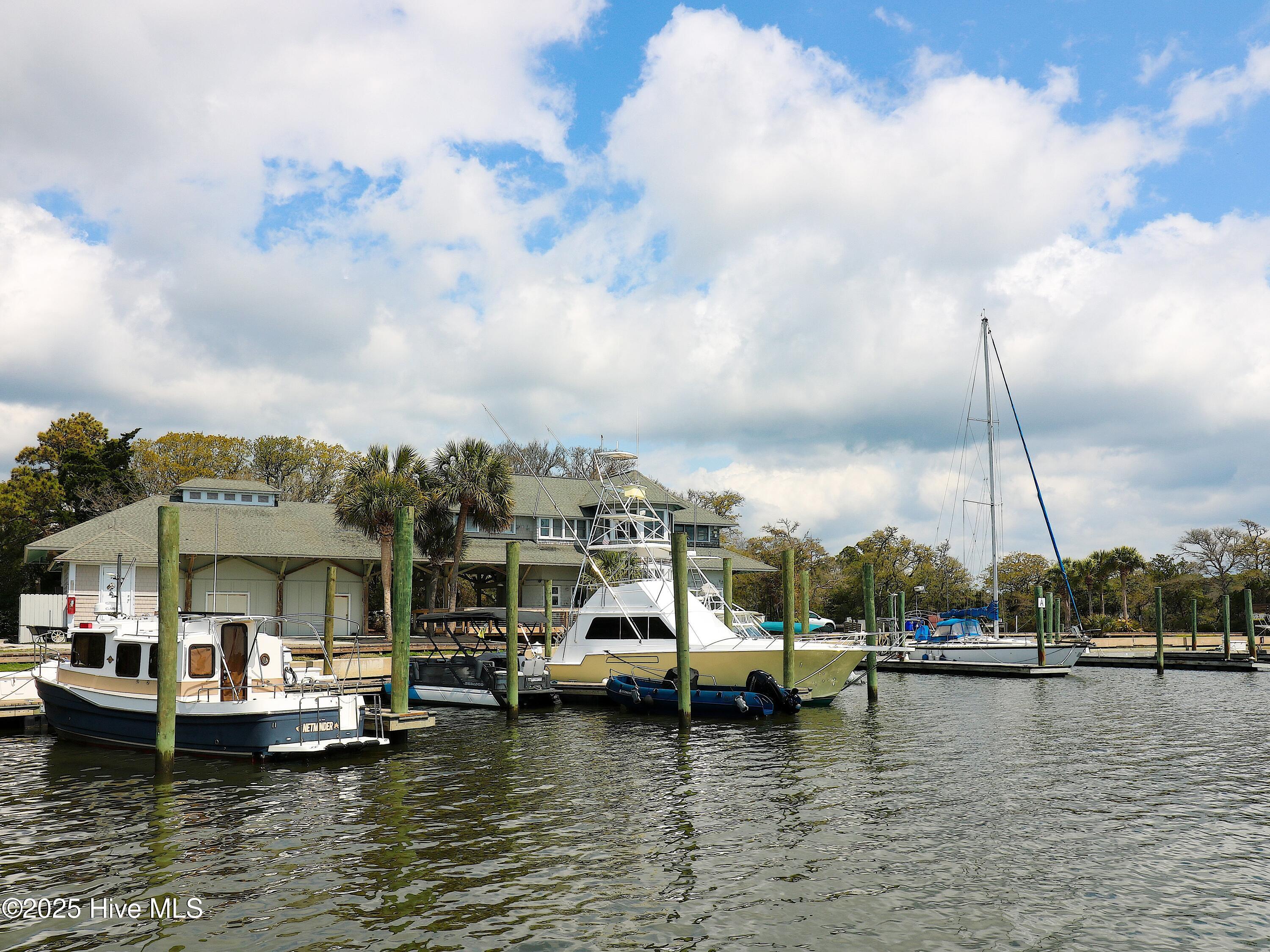 100504796 | Photo 80