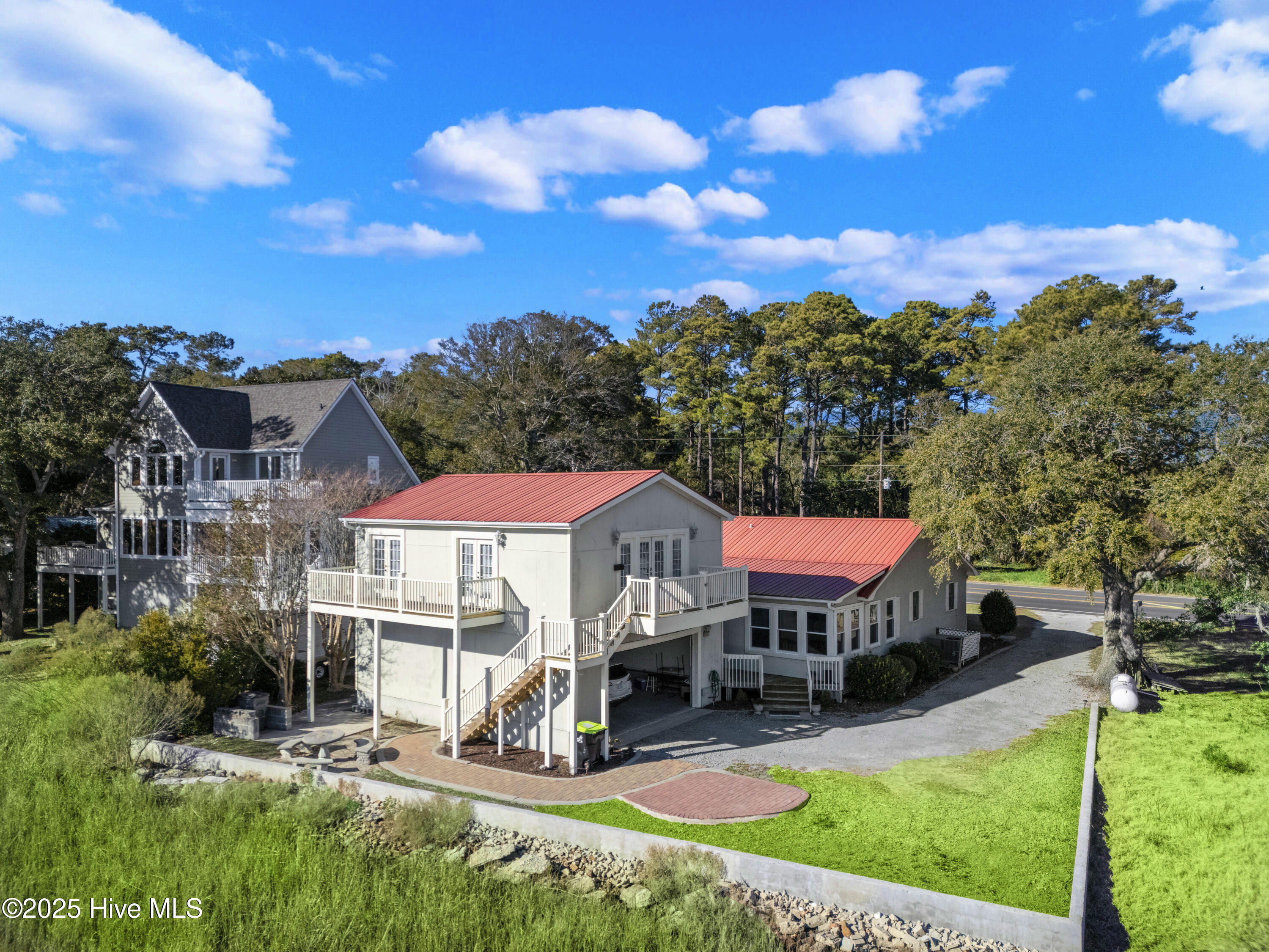 100563650 | Photo 39