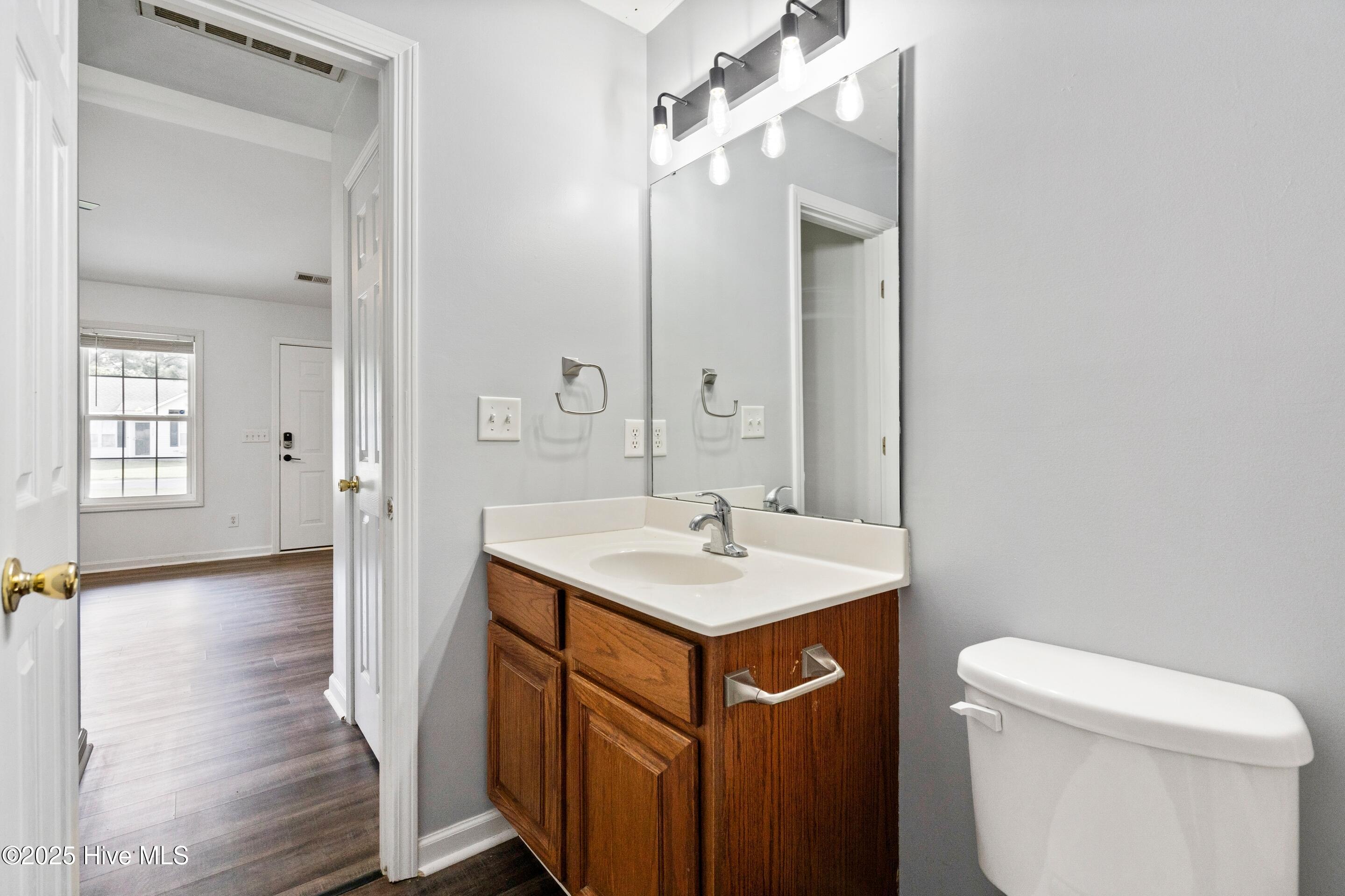 3127 Memory Lane, Castle Hayne, NC 28429 – photo 23: guest bathroom