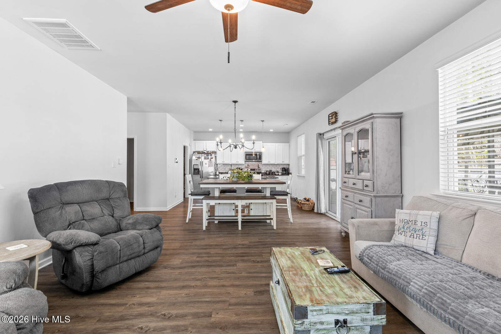 100566319 | Photo 18