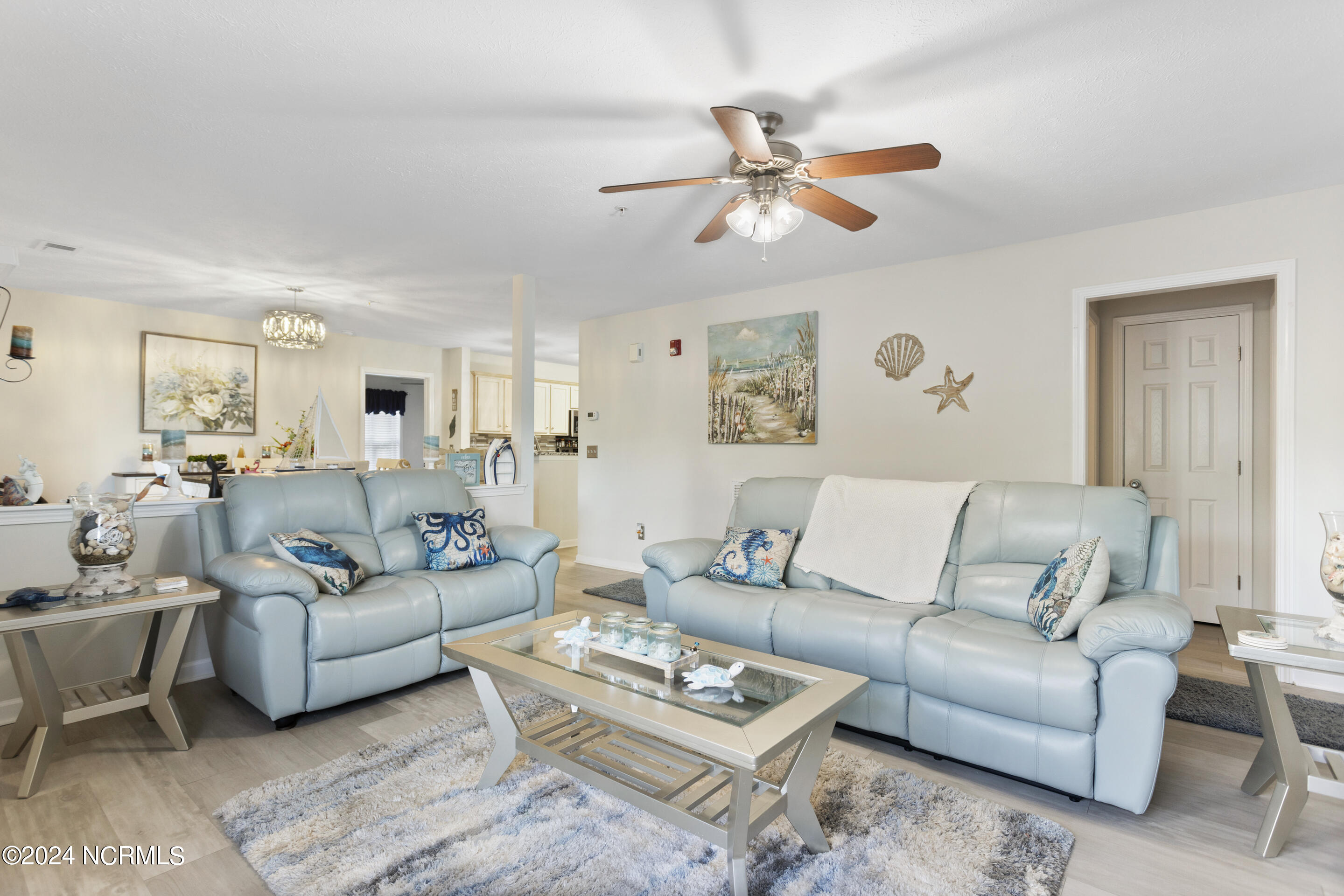 100529721 | Photo 14