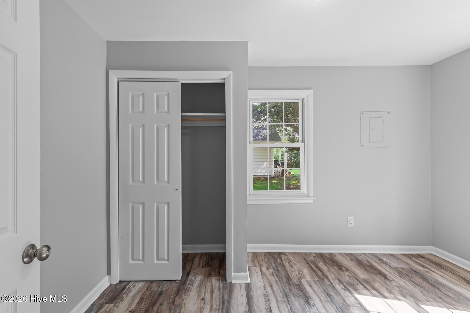 100585320 | Photo 14