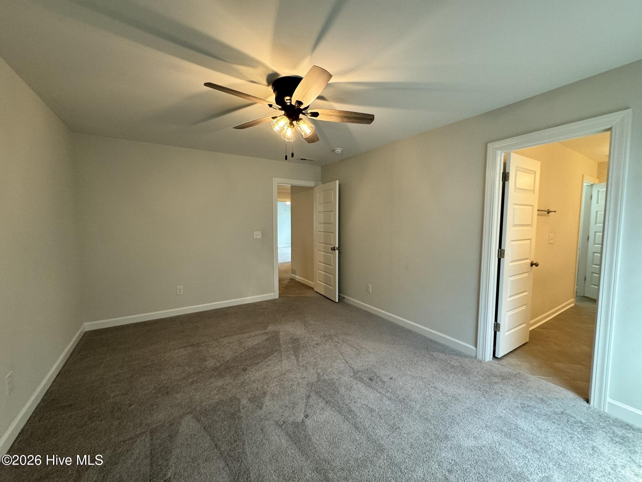 100558749 | Photo 23