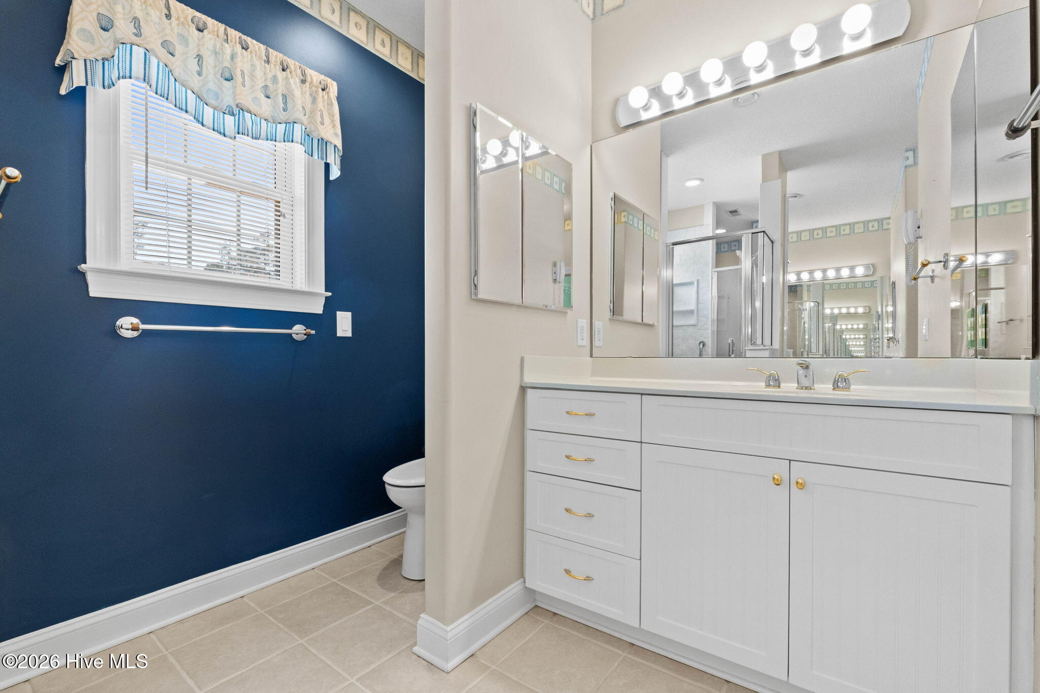 100567537 | Photo 46