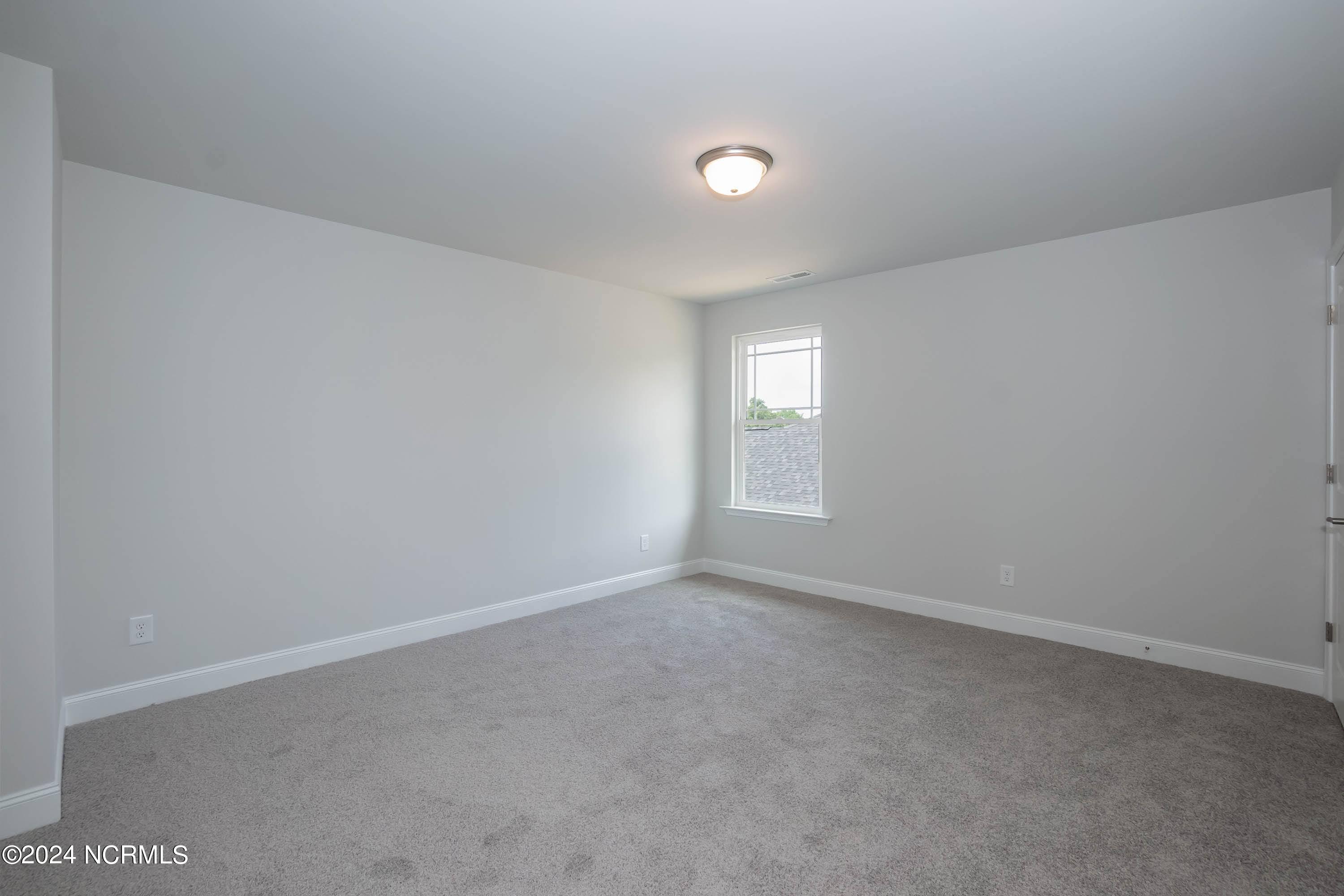 100431065 | Photo 24