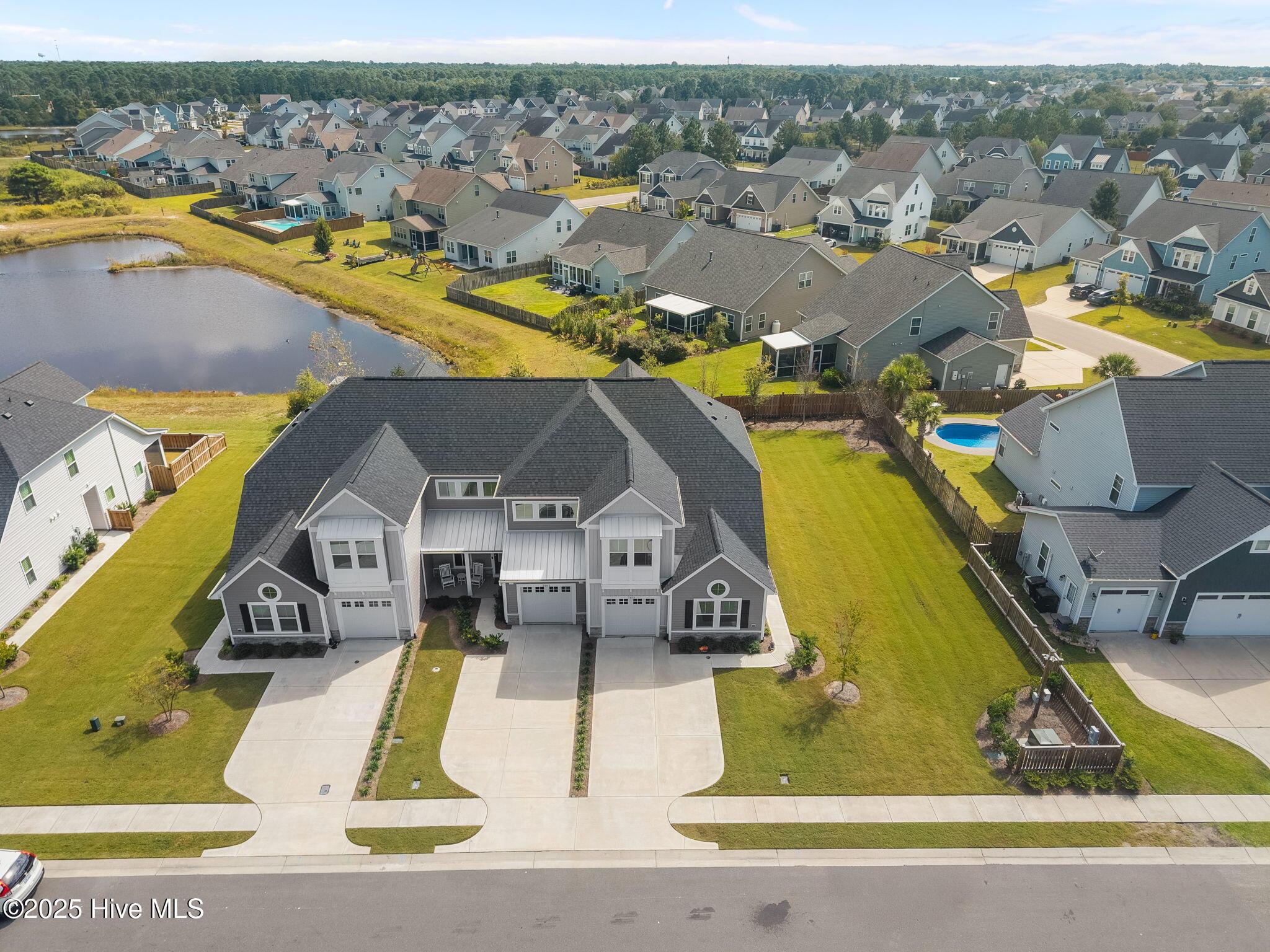 100533920 | Photo 41