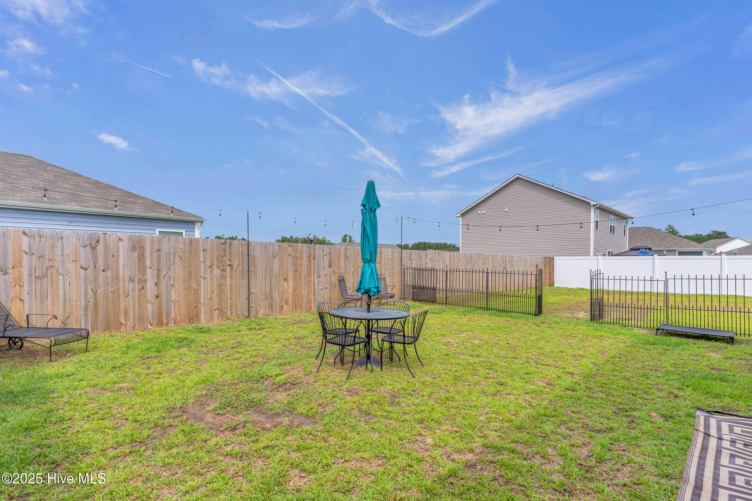 100525764 | Photo 25