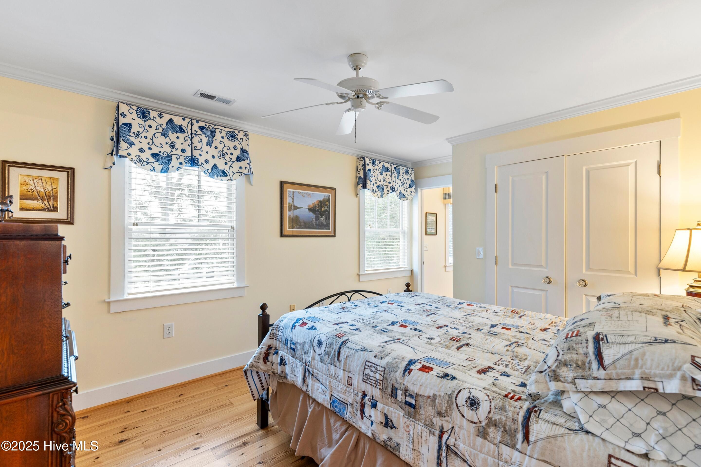 100544140 | Photo 53