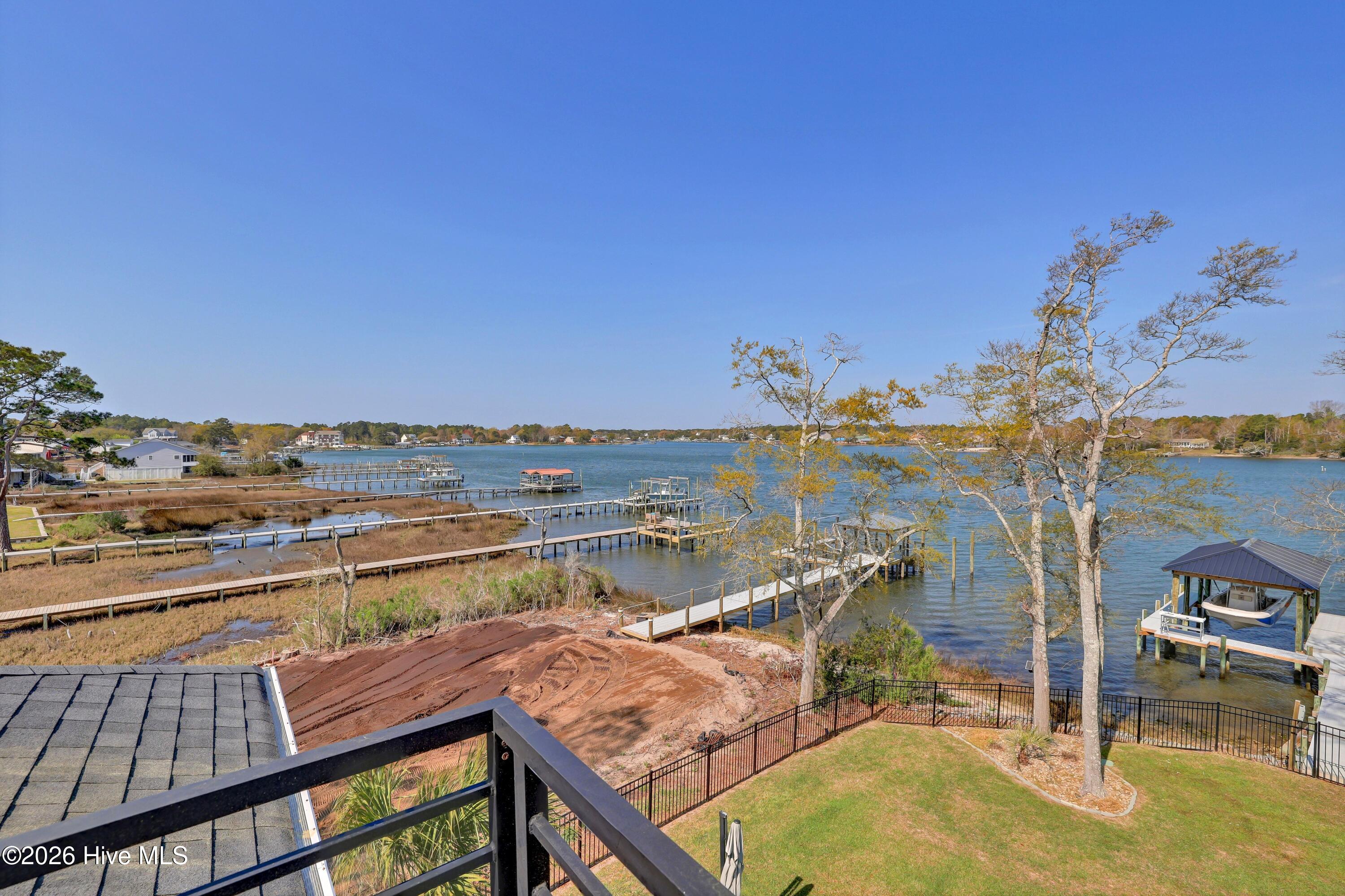 100564139 | Photo 38