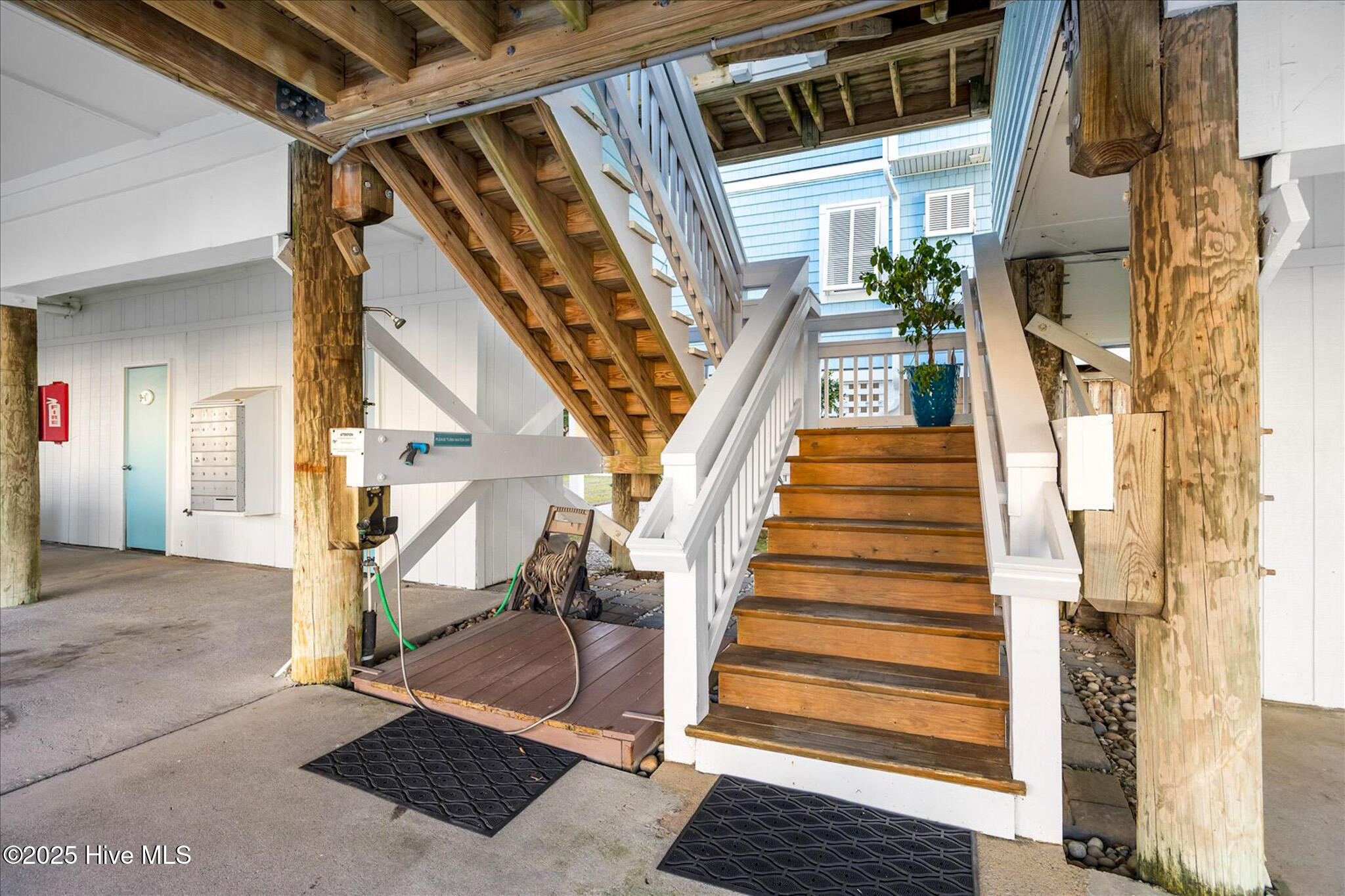 100541964 | Photo 16