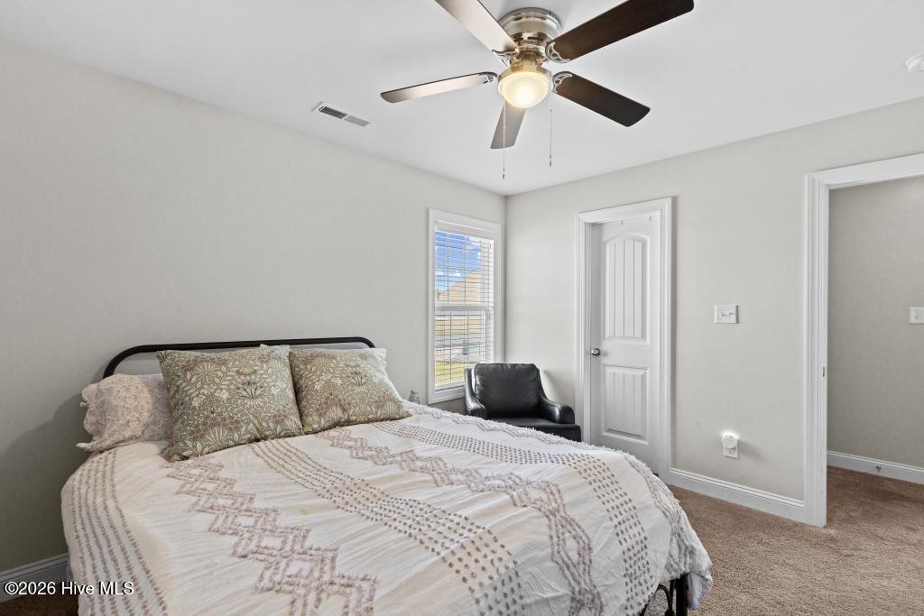 100562207 | Photo 36