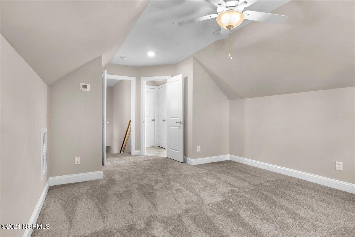 100535365 | Photo 41