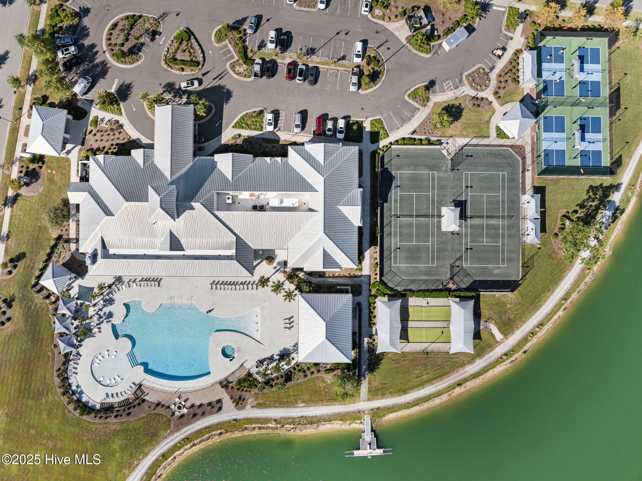 100565127 | Photo 64