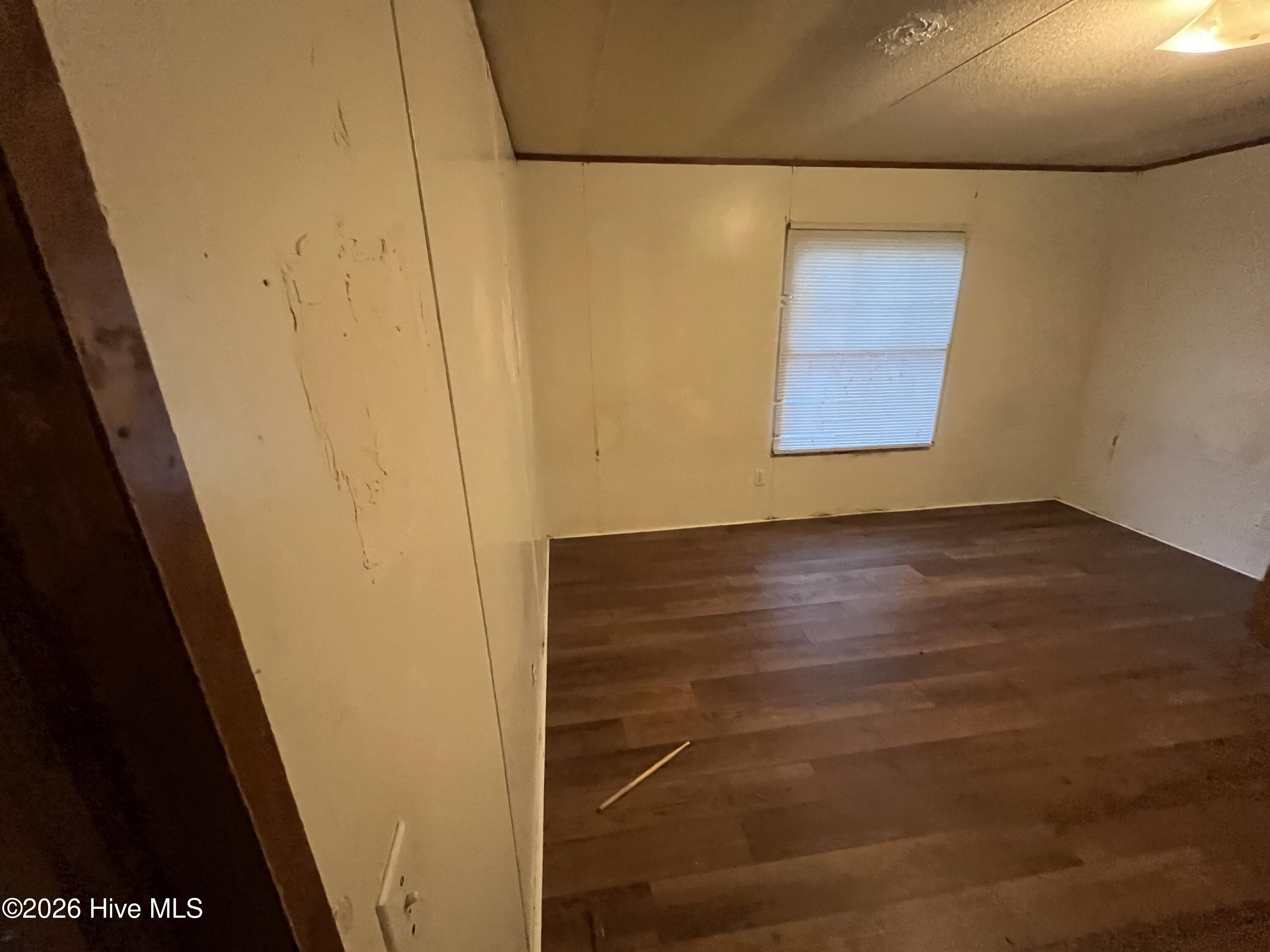 100568963 | Photo 46