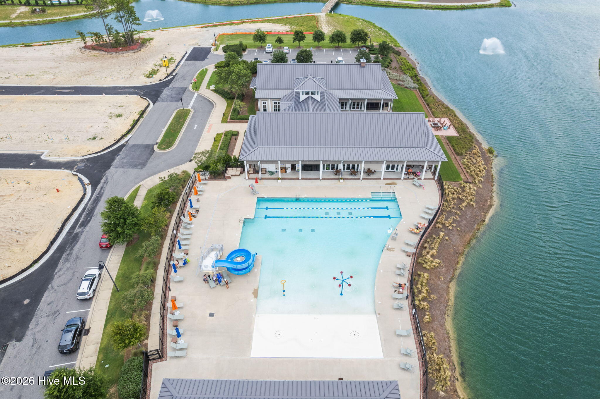 100569048 | Photo 75