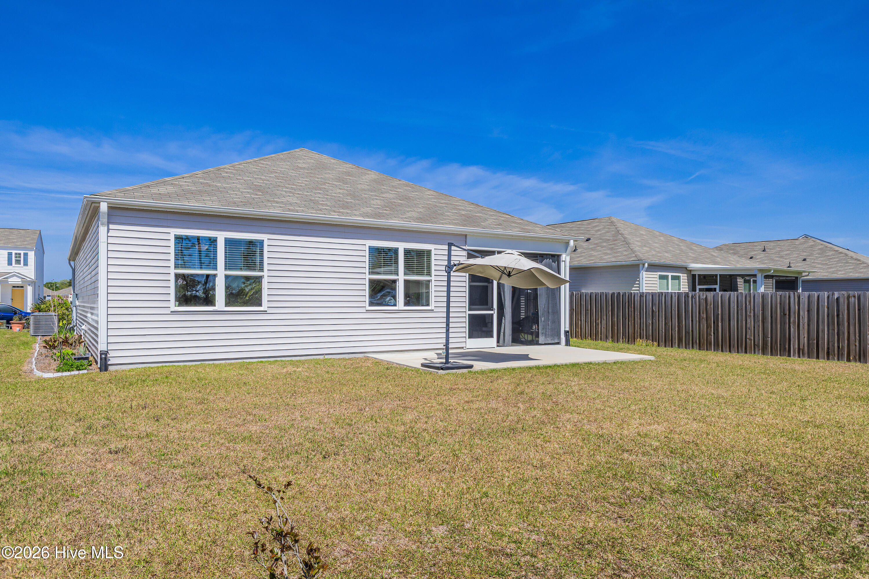 100566336 | Photo 36