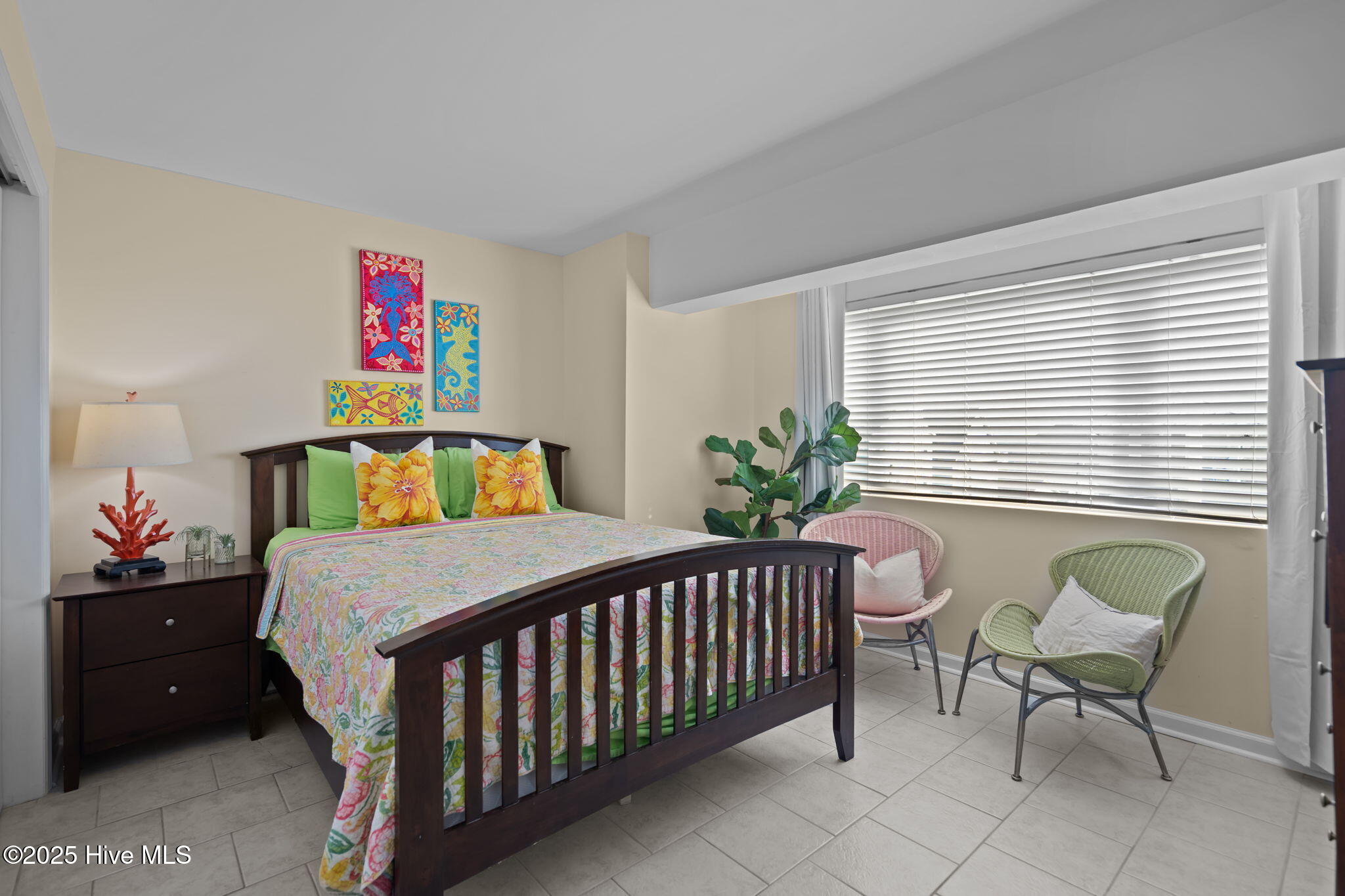 100530733 | Photo 17