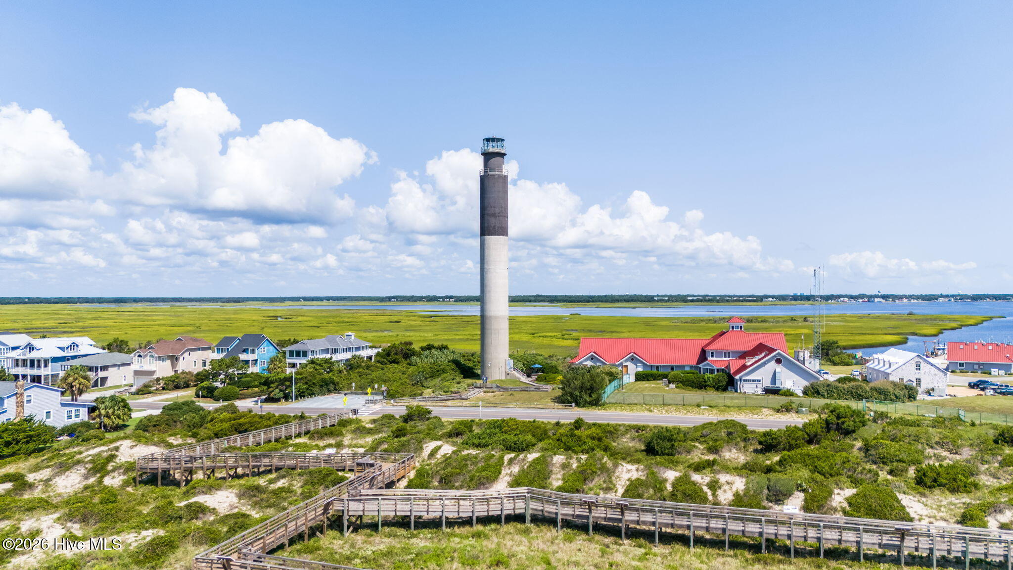 100556182 | Photo 51