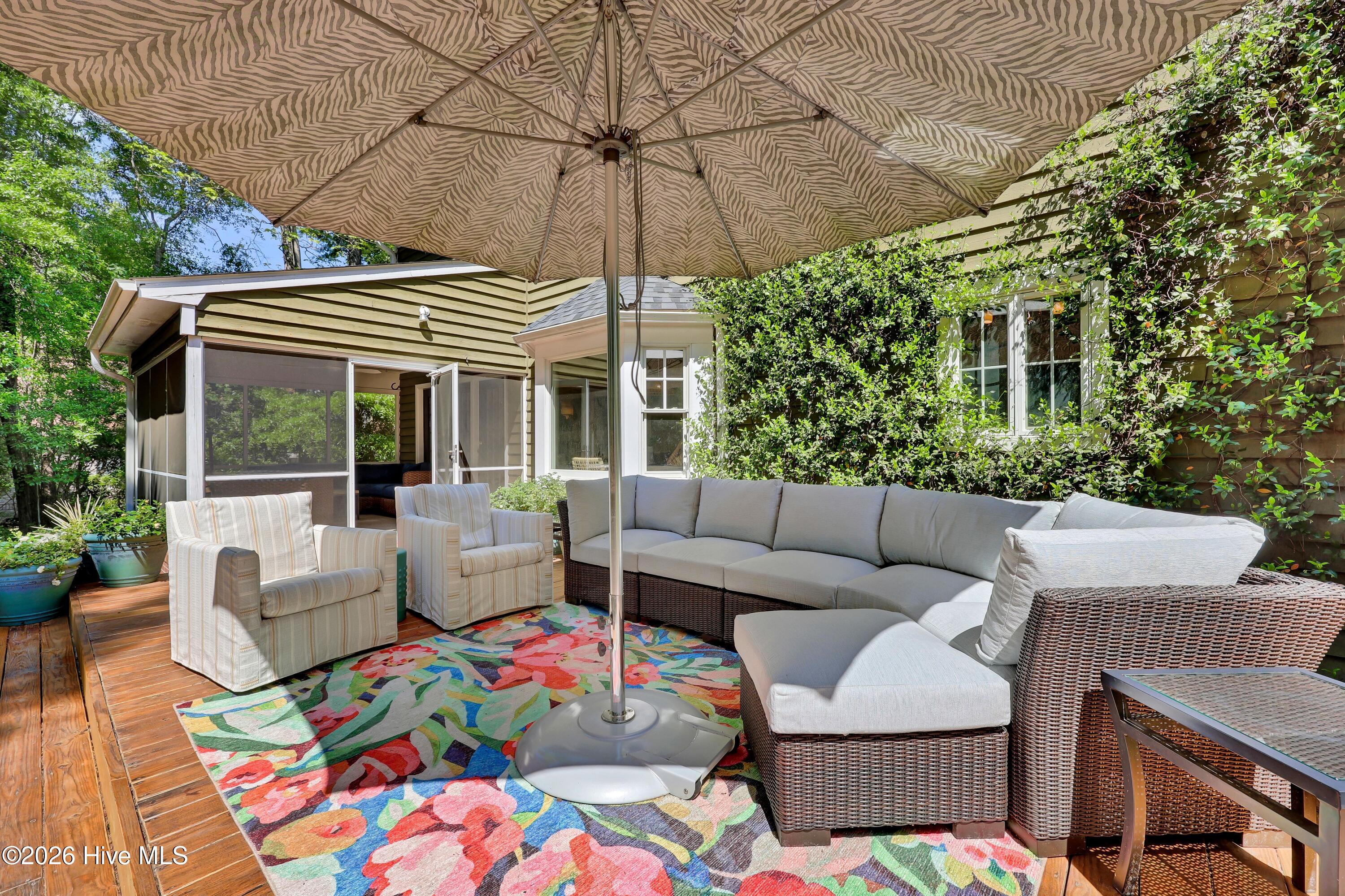 100569392 | Photo 39