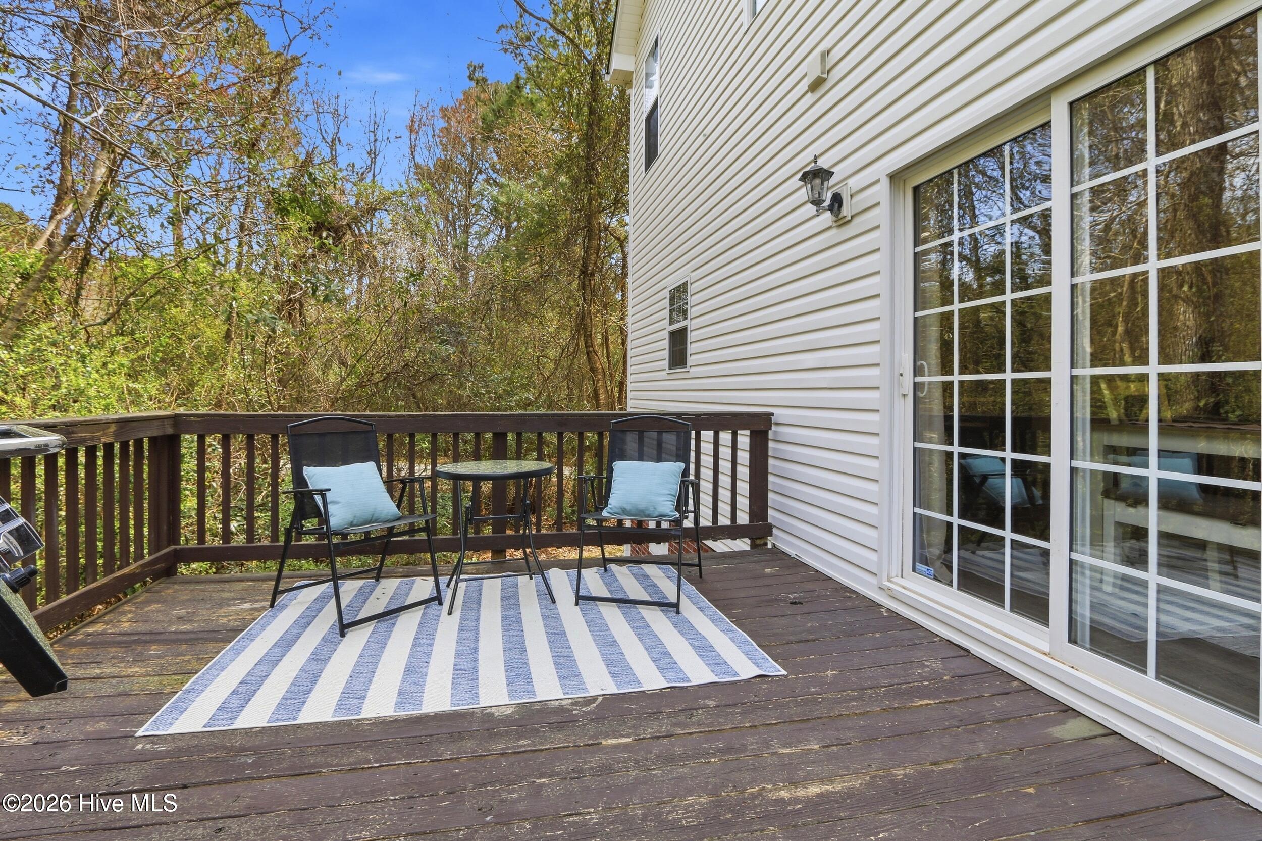 100562150 | Photo 34