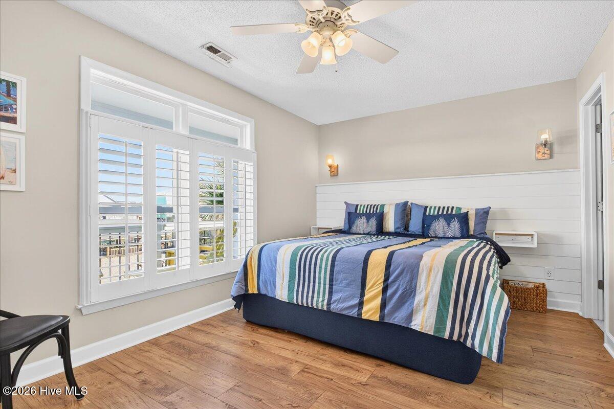 100549636 | Photo 28